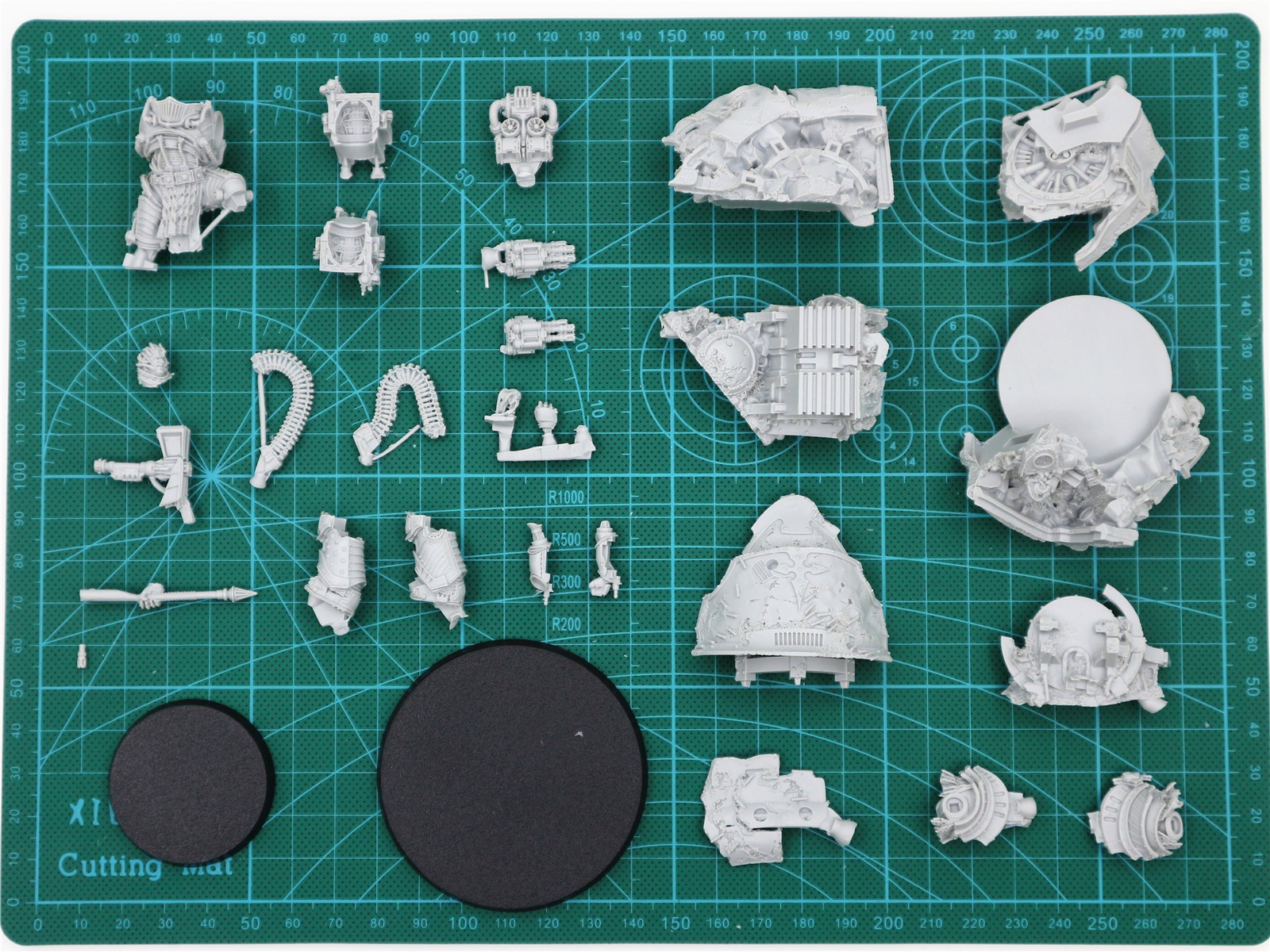 Best-selling PerturAo, Primarch Of The Iron Warriors Ft. Cerastus Knight SS