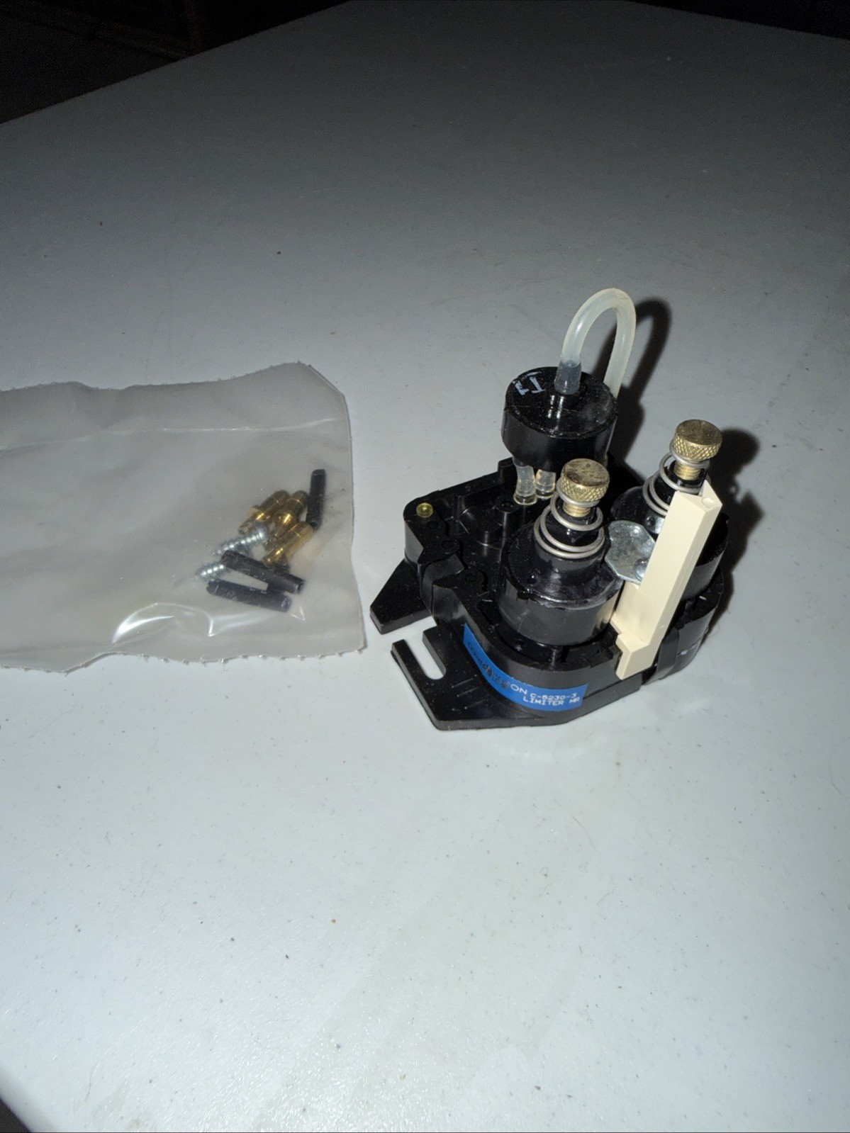 JOHNSON CONTROLS C-5230-3 SIGNAL LIMITER NEW [A5B2]