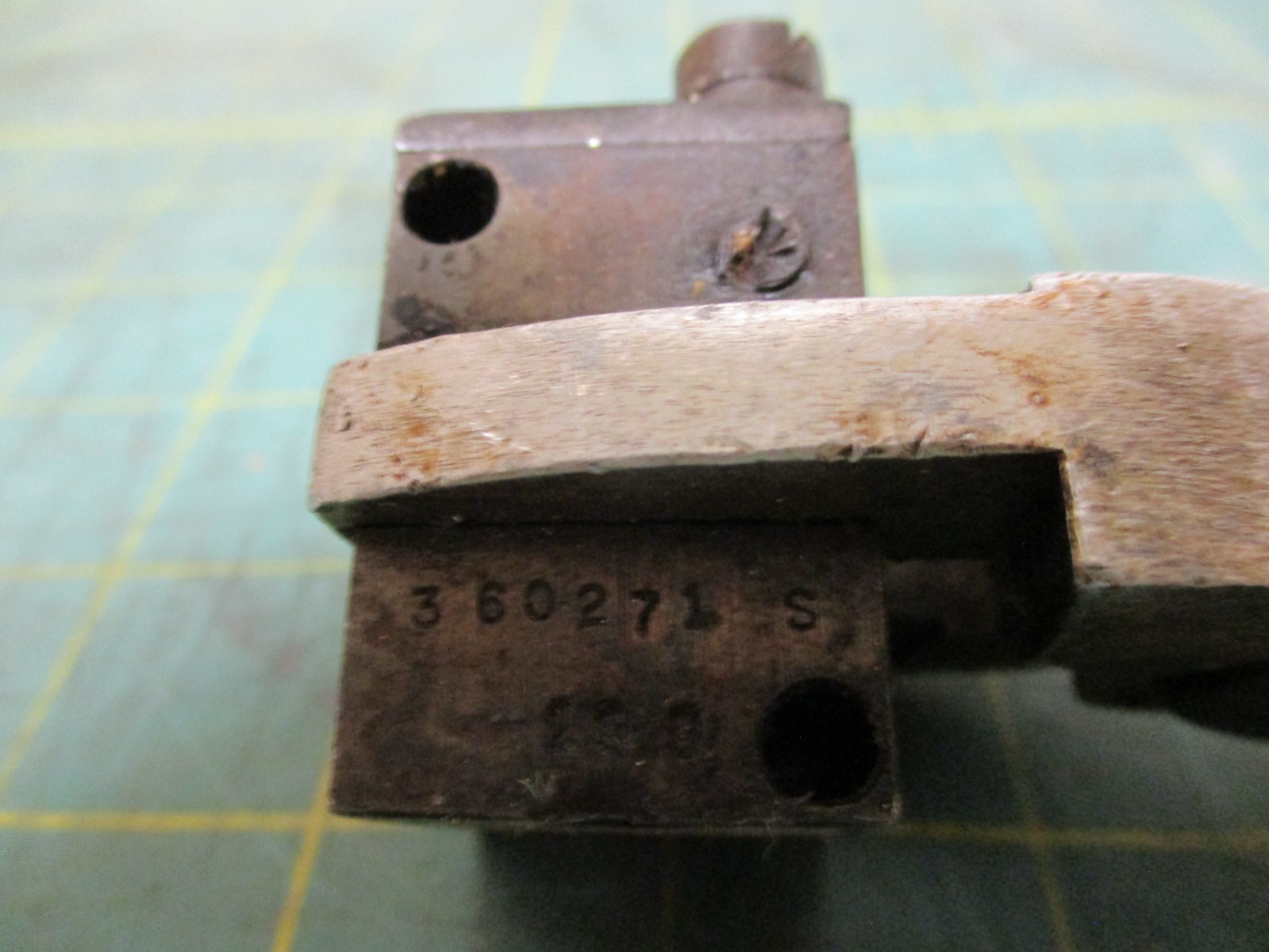 RELOADING TOOLS * BULLET MOLD * LYMAN/IDEAL * 360271 * SINGLE * 38-44 S&W