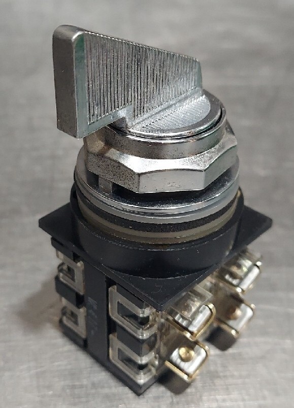 GE HEAVY DUTY CR104P Selector Switch 3 Position,  2 NC NO Contact Block
