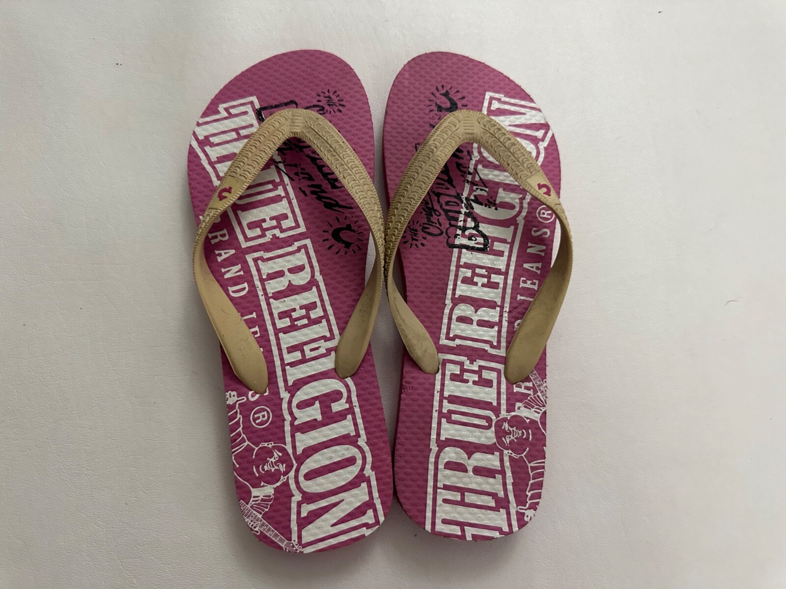 New True Religion Flip Flop Sandals Pink Color Size Small (5/6)