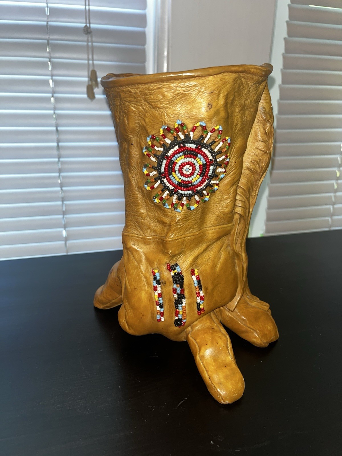 Montana Silversmiths Western glove Beaded Planter Brown Resin Medium 8in