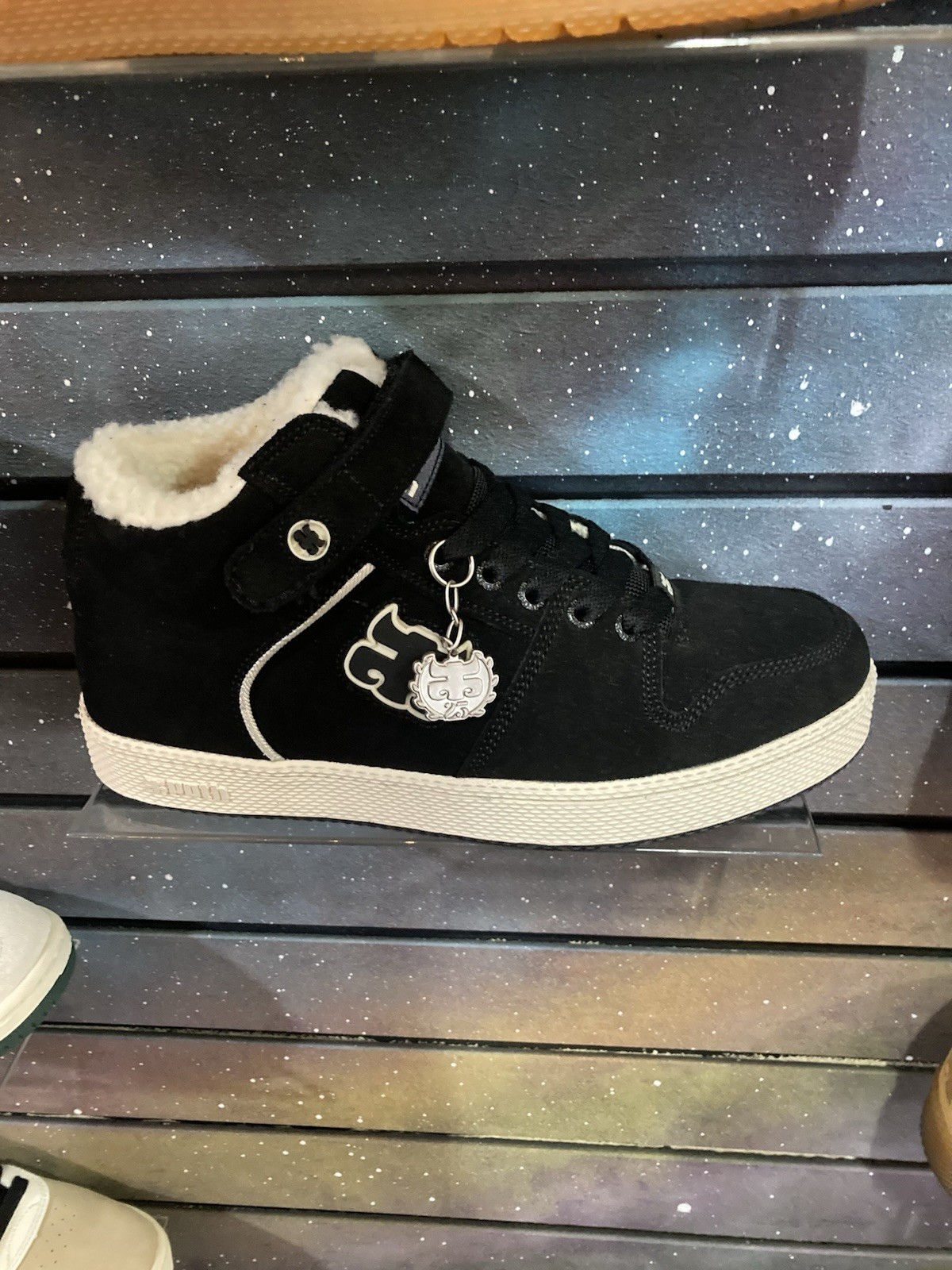 Ipath Grasshopper Shearling Waxed Suede size 12