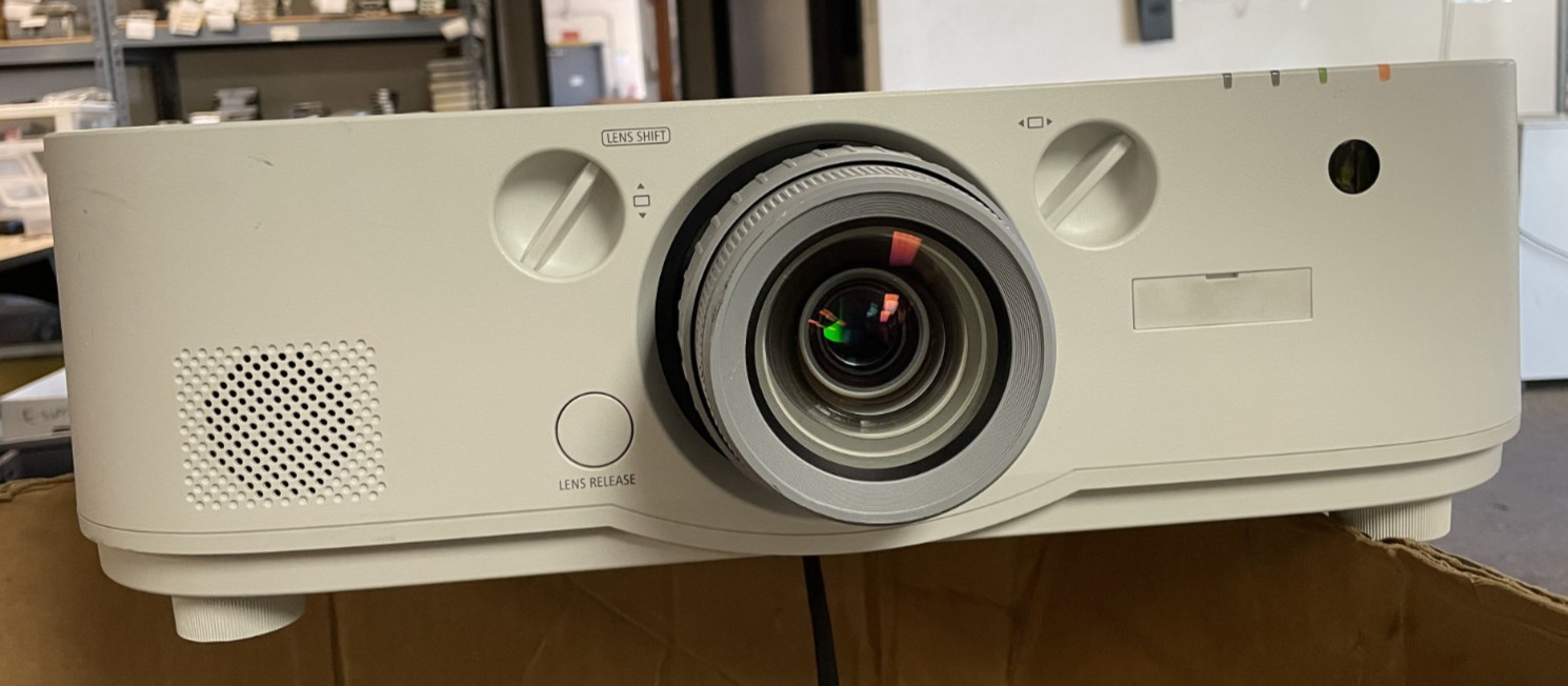 NEC NP-PA521U HD 1080p Projector-5200 Lumen No Ceiling Mount 712H *READ