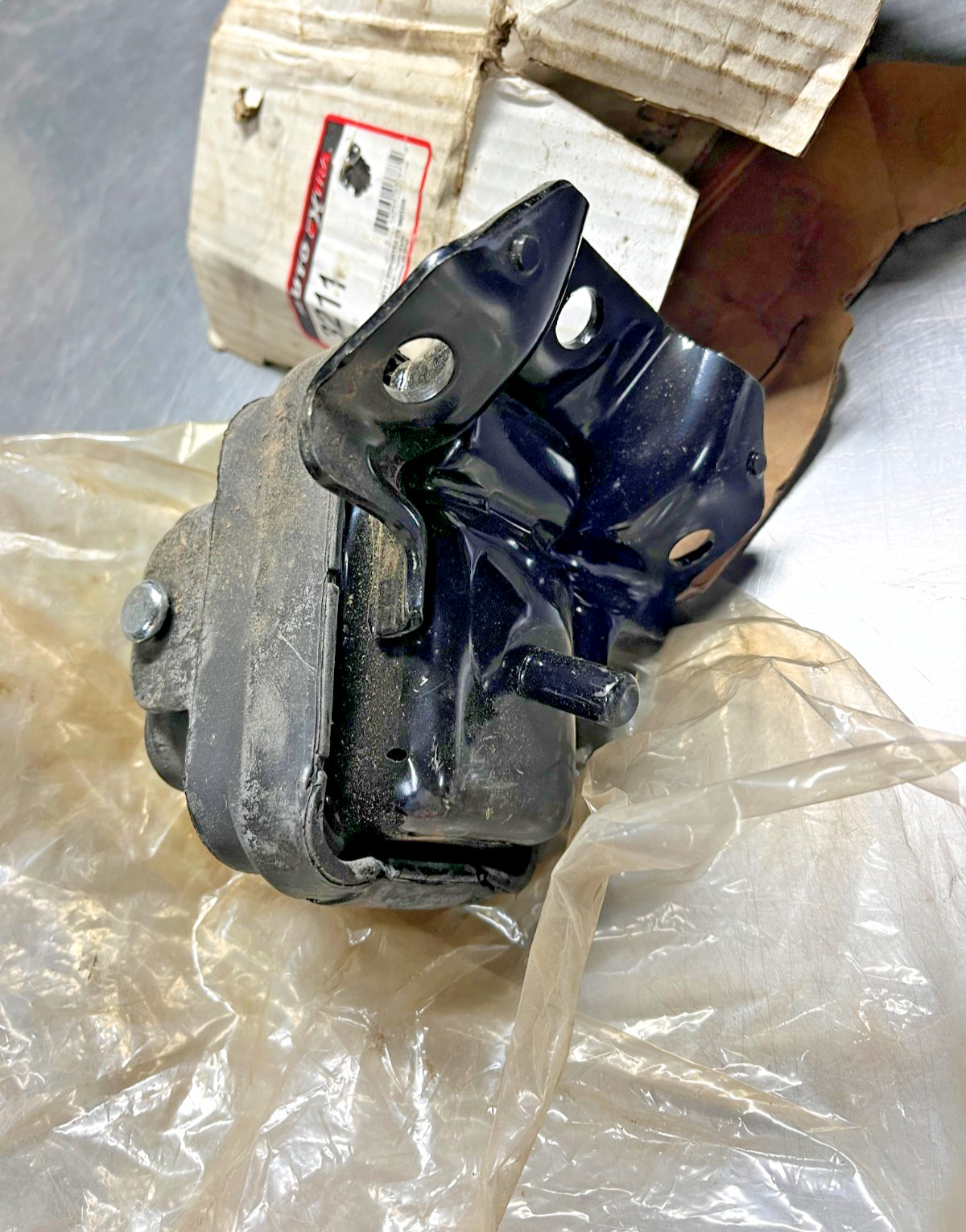 3211 Auto Extra ENGINE MOUNT Western Star EM-5583 , EM5583