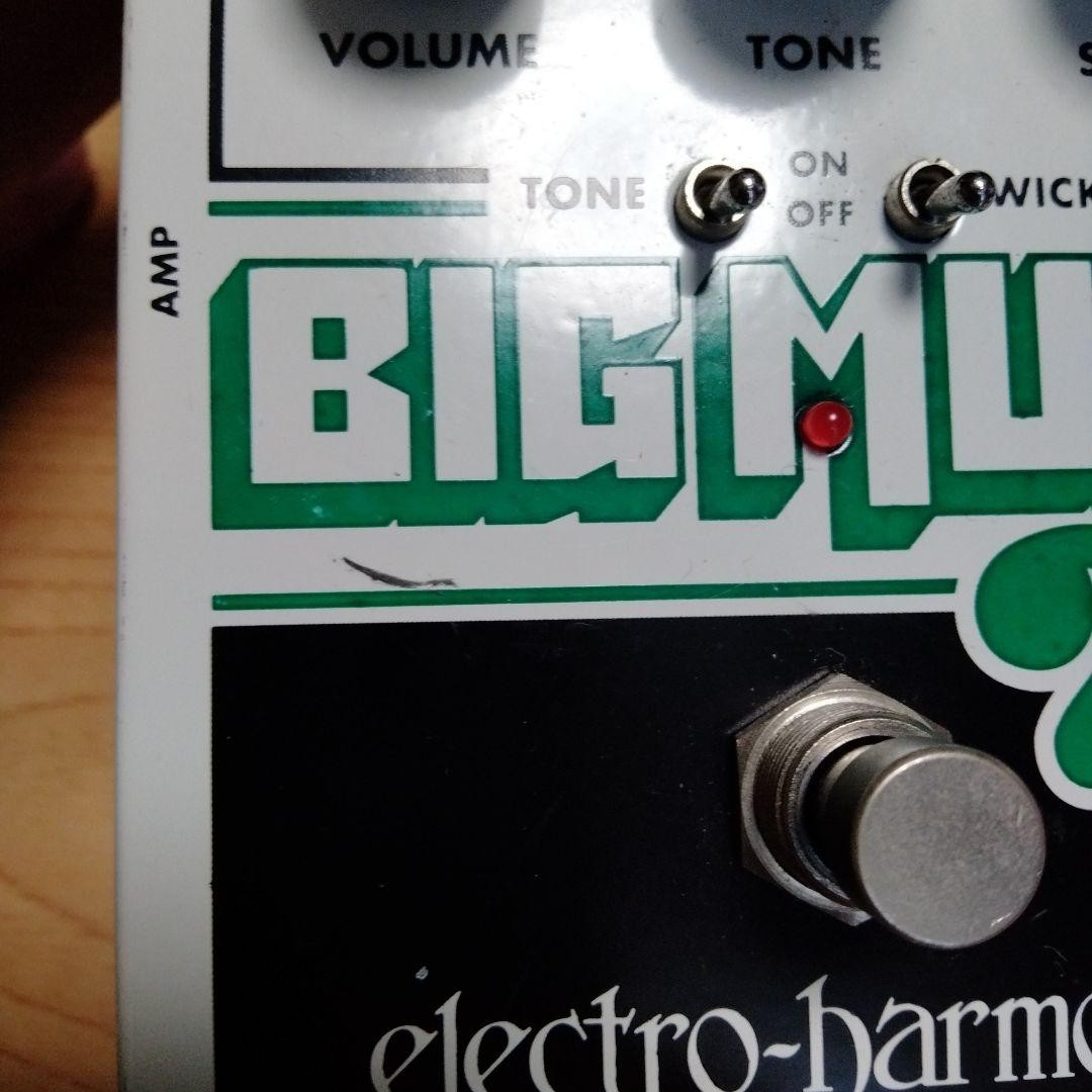 electro-harmonix BIG MUFF Pi Fuzz with Box