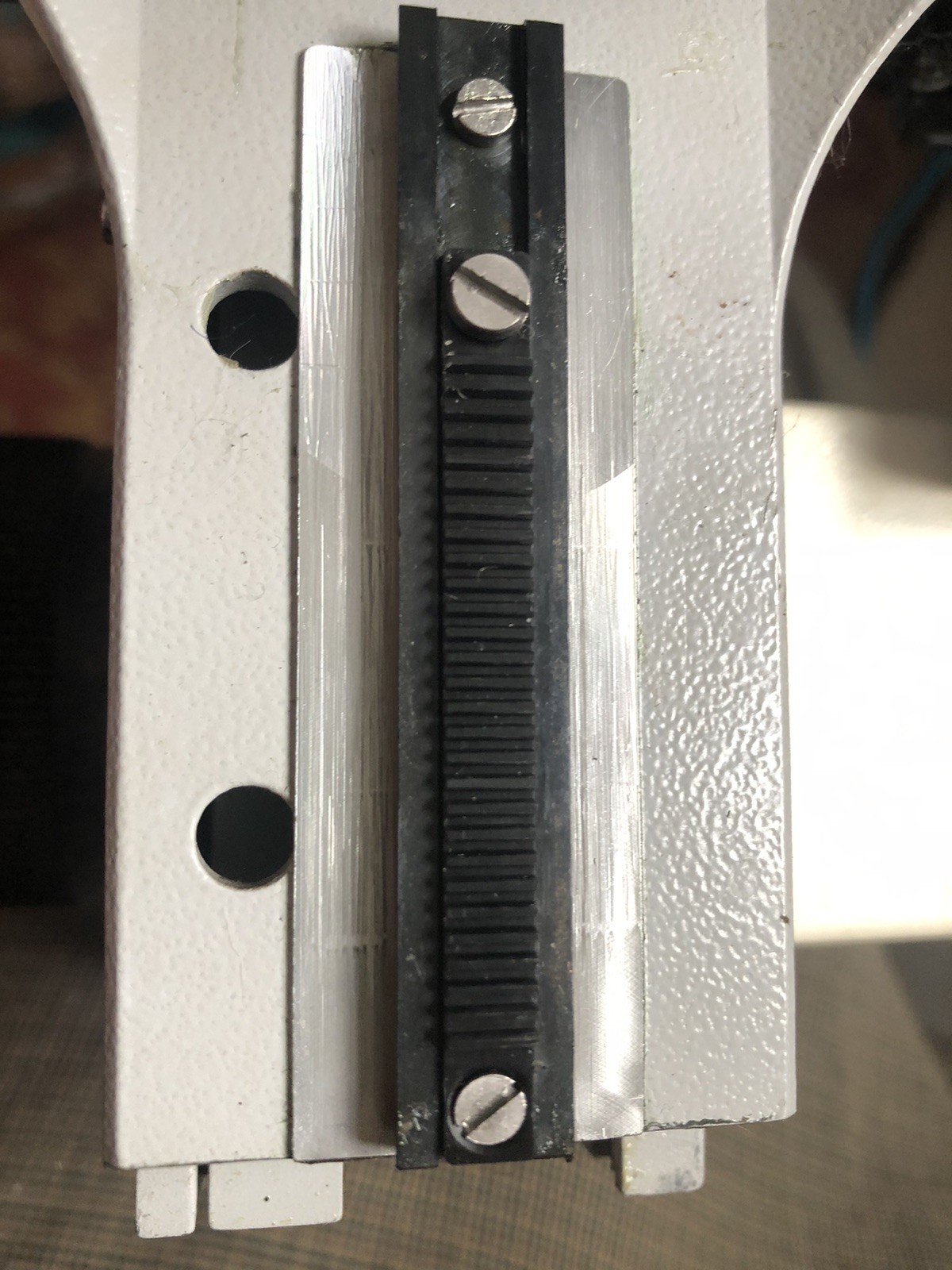 New Zeiss Standard 14/18 Microscope Condenser Focus Rail Part - Horizontal Teeth