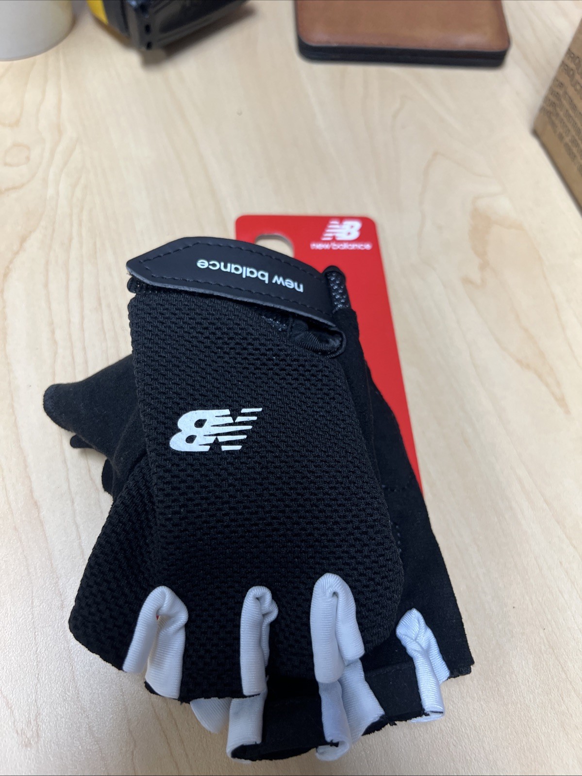 New Balance Fitness Gloves Breathable Mesh Black White Women’s Size Small