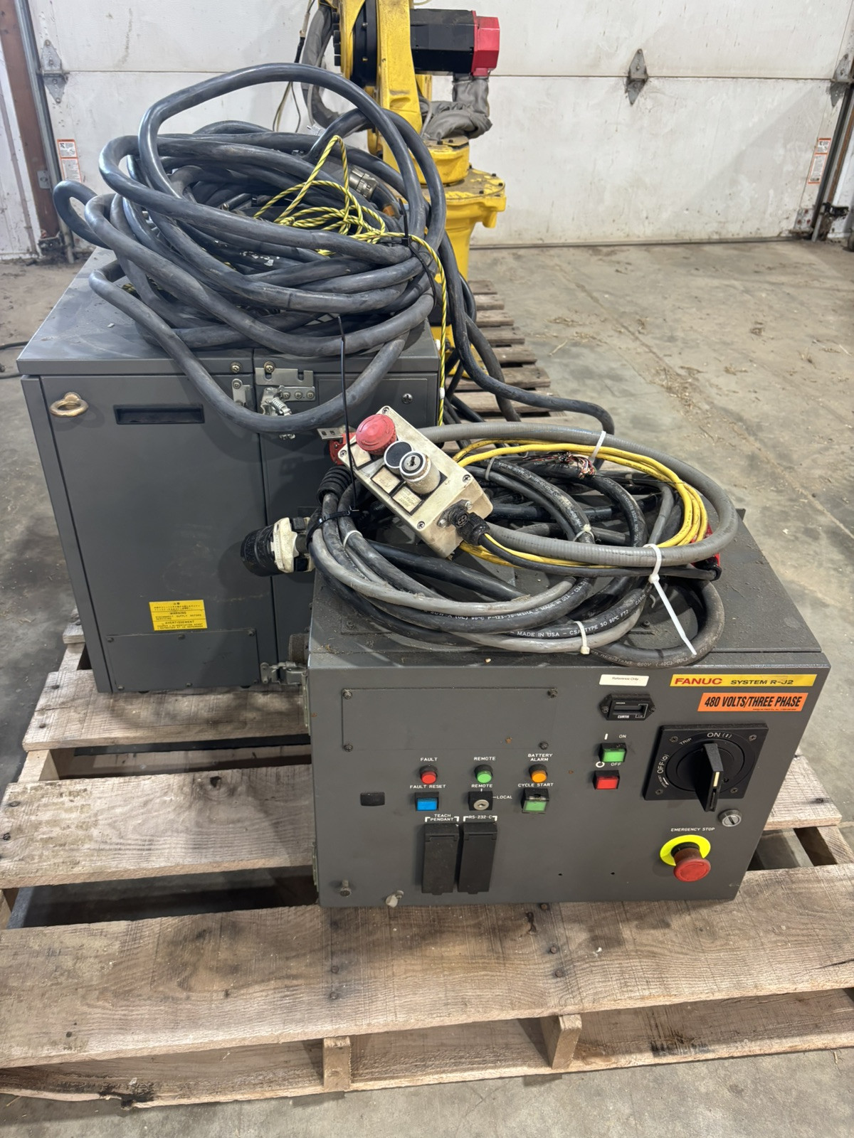 Fanuc M-6I Industrial Robot 6 Axis R-J2 Controller Teach Pendent Complete Unit