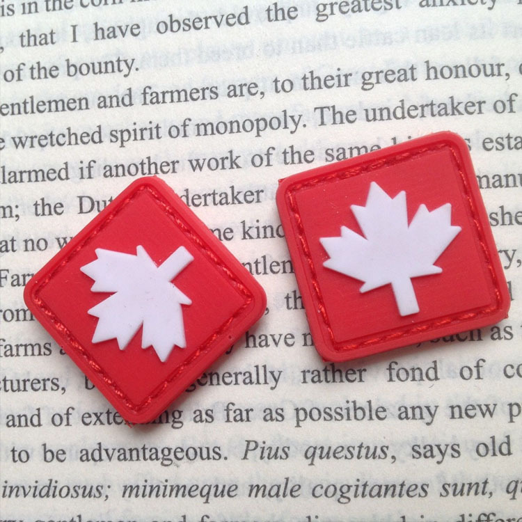 2 Pcs MINI 3D PVC RED AMPLE LEAF CANDAN FLAG TACTICAL RUBBER HOOK PATCH BADGE