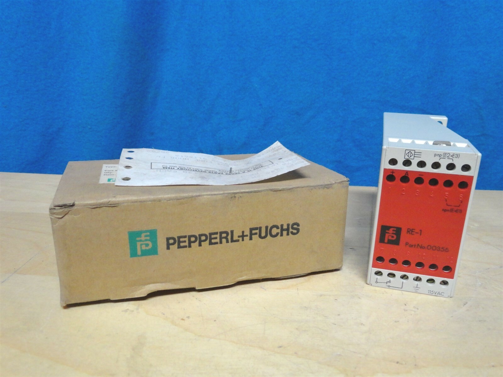 PEPPERL + FUCHS - Isolation Switch Amplifier - RE 1 / 00356 - New in the Box