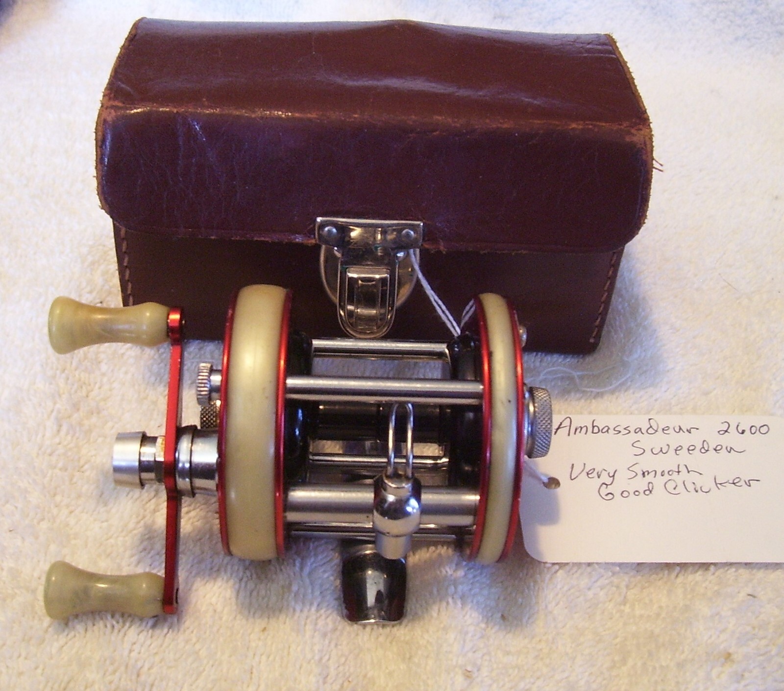 5223 VERY NICE AMBASSADEUR 2600 REEL SEE TAG GOOD CLICKER CASE PLUS SWEDEN