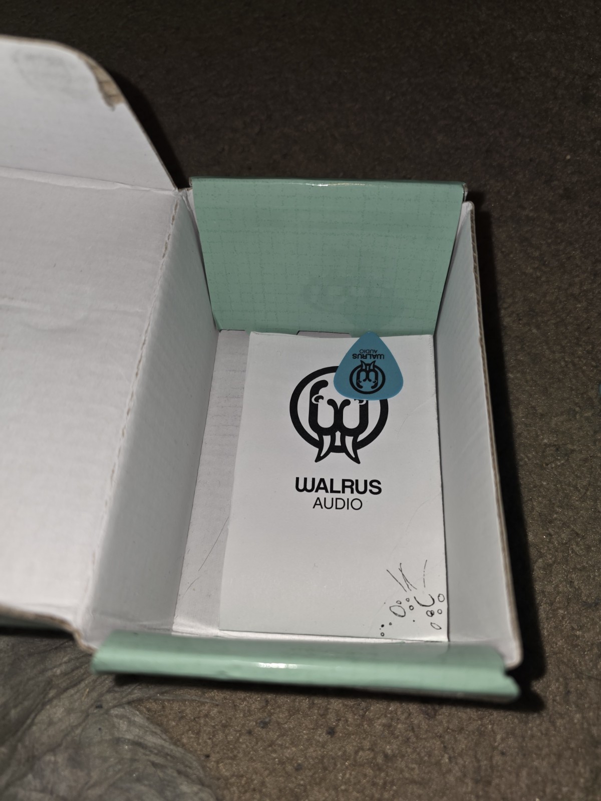 Walrus Audio Deep Six V1 Compressor Sustainer Compression Guitar Effect Pedal