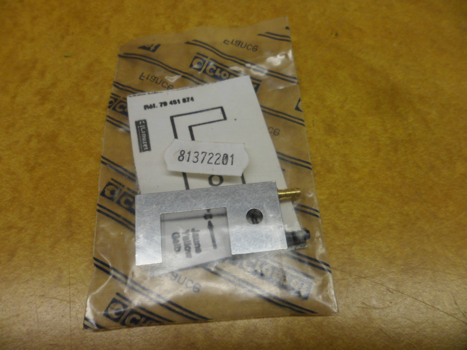 CROUZET 81372201 PNEUMATIC POS DETECTOR GAP SENSOR  NEW !! Free shipping in USA