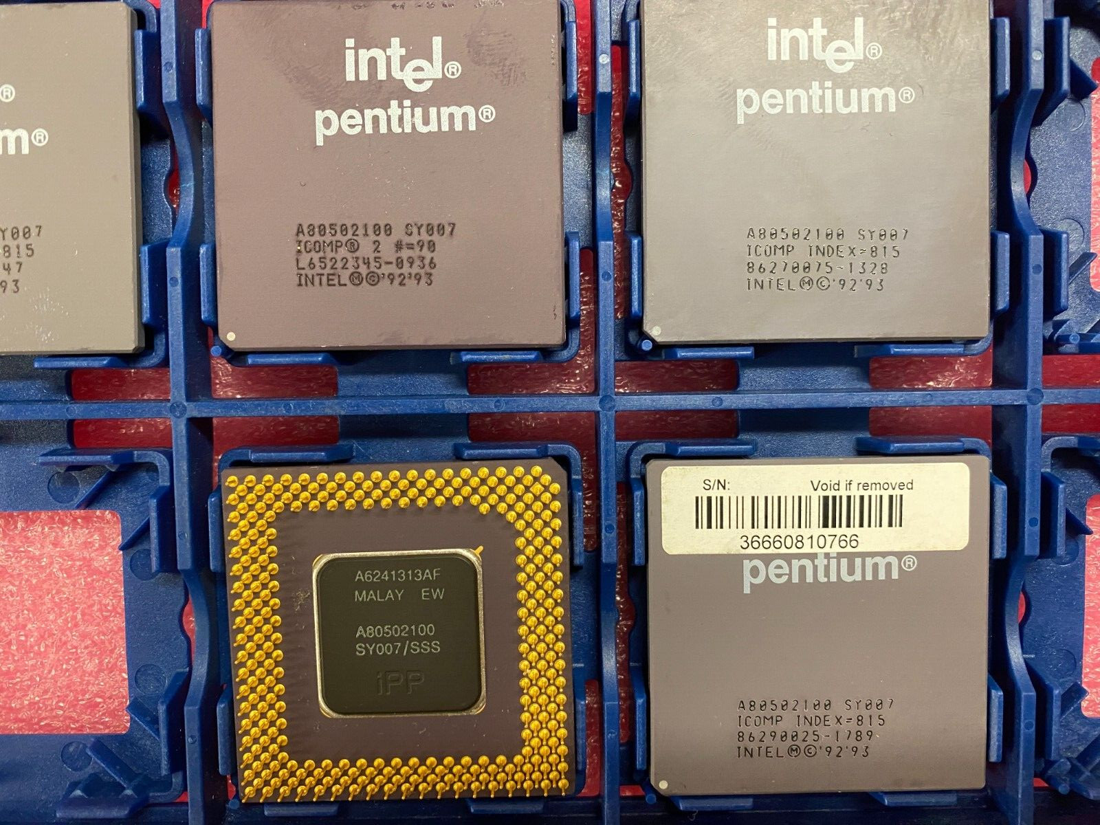 Vintage Intel Pentium 100 Ceramic Gold Pin Socket 7 CPU A80502100 SY007 SX963