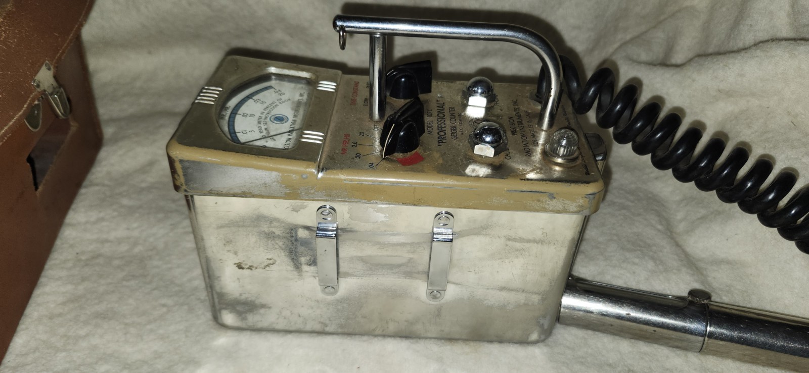 GEIGER COUNTER Model 107C Precision Radiation Instruments Original Case Military