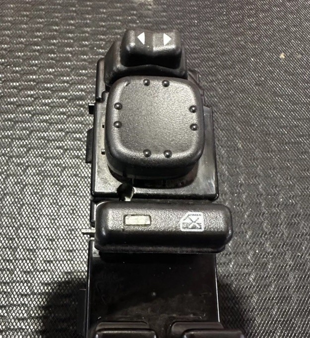 03-06 Chevy Silverado/GMC Sierra Master Window Control Switch OEM 10398564