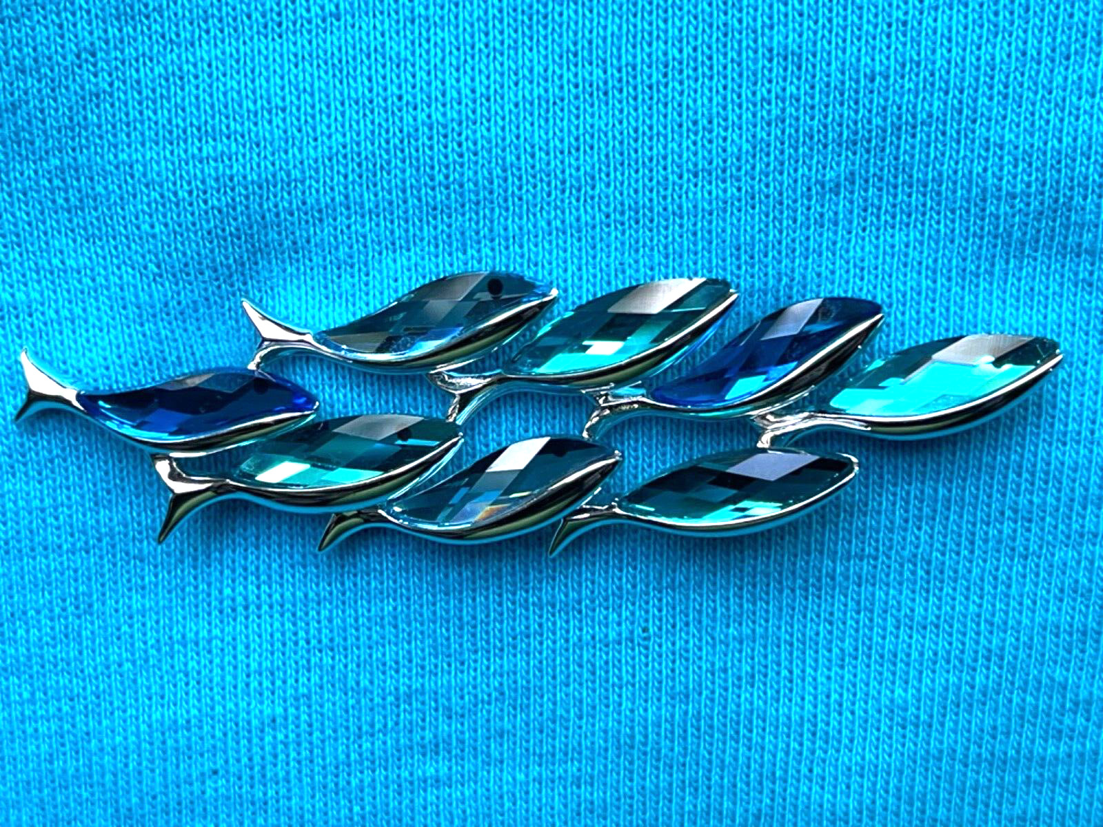 Signed Swan Swarovski School of fish Beautiful Blues Rhodium Plated Brooch Pin