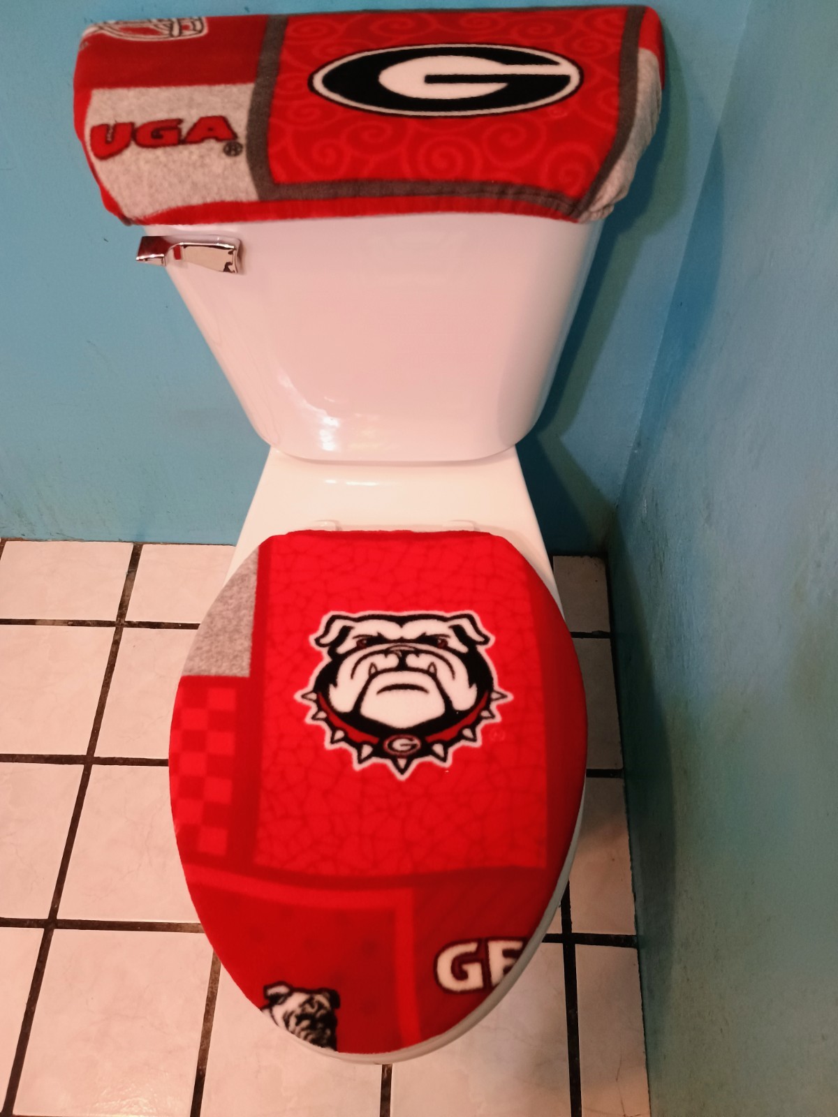 GEORGIA BULLDOGS FLEECE TOILET SEAT LID AND TANK TOP COVER SET