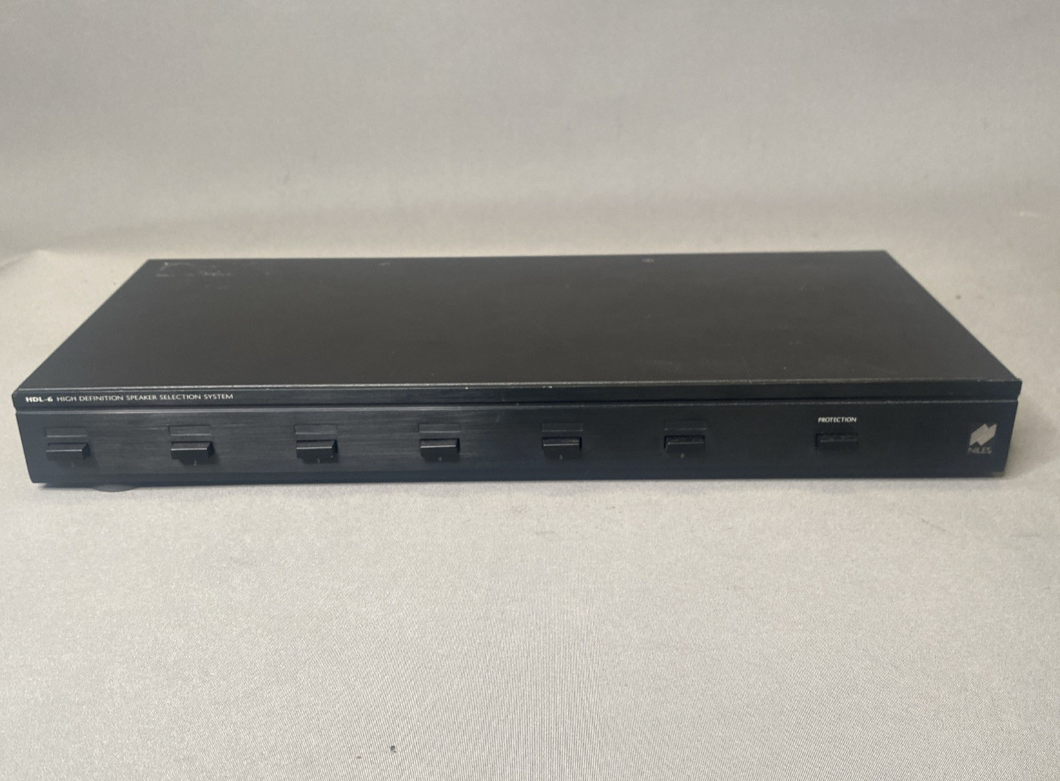 Niles HDL-6 High Definition Speaker Selection System Control Box Untested