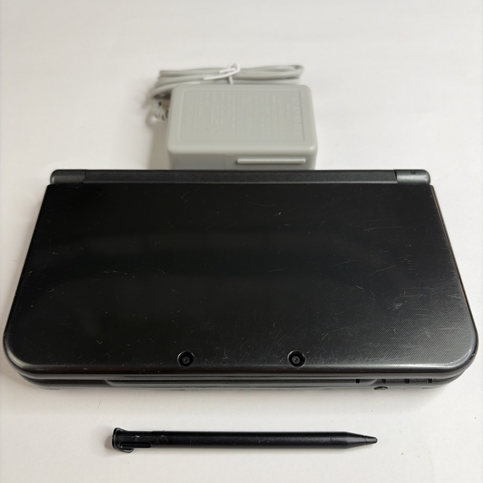 New Nintendo 3DS XL Gray Black Console, With Charger Stylus US Version