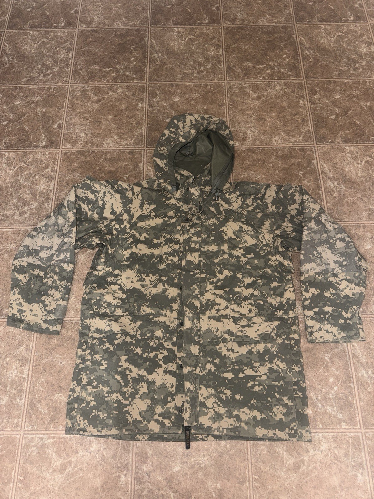 Parka Cold Weather Universal Camouflage ECWCS Gore-Tex Jacket Sz Large Regular