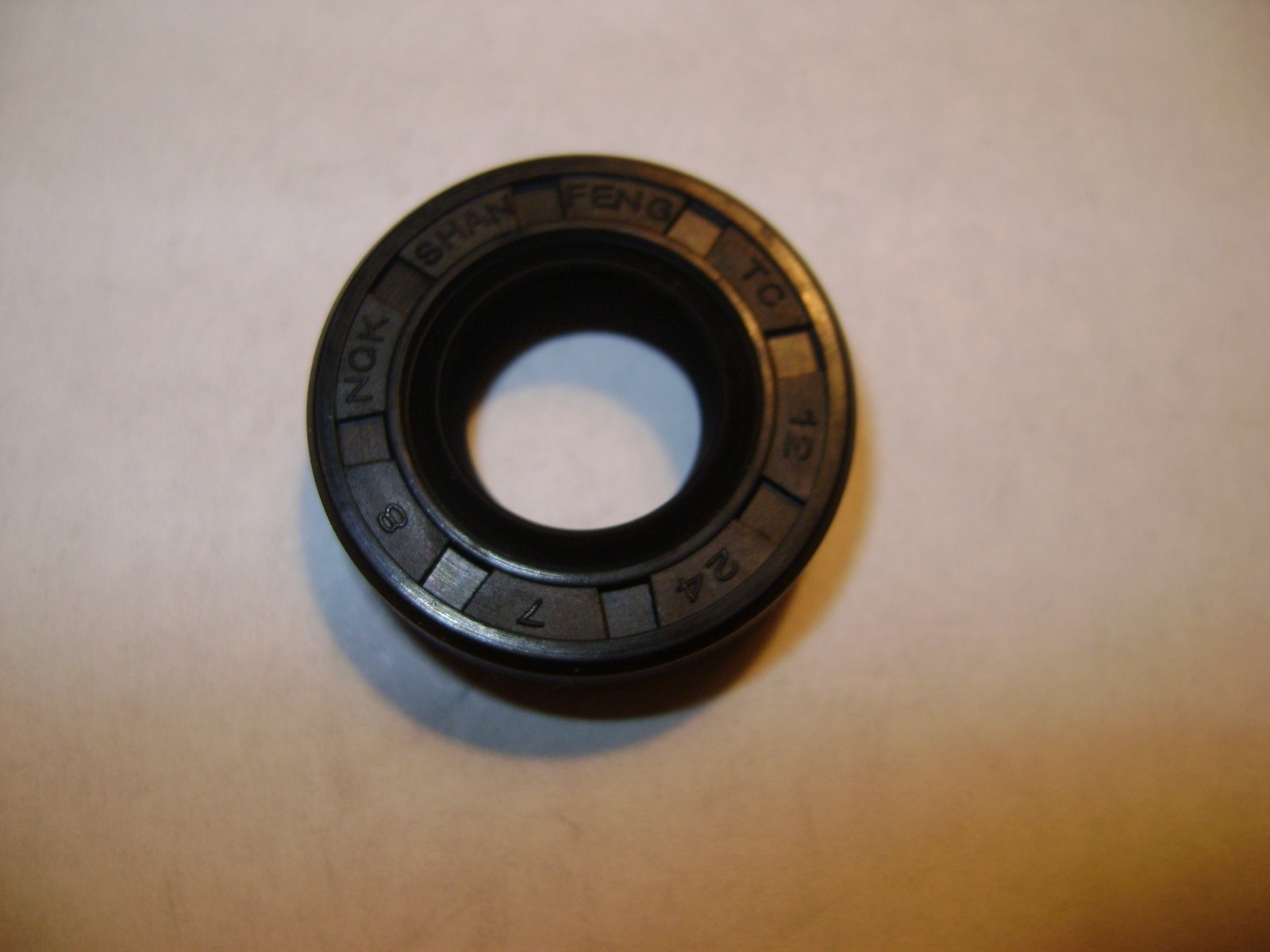 NEW TC 12X24X7 DOUBLE LIPS METRIC OIL / DUST SEAL 12mm X 24mm X 7mm