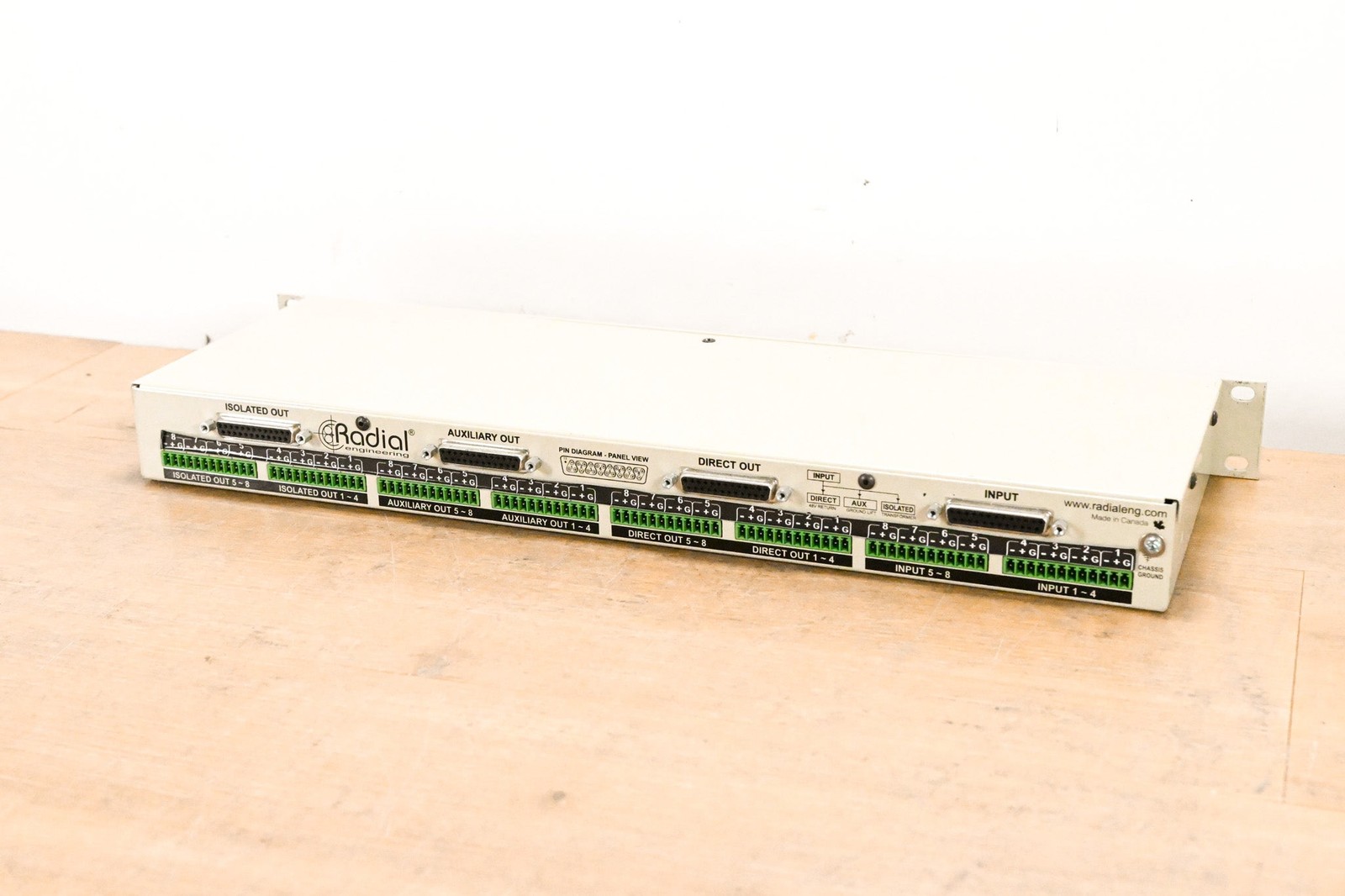 Radial Engineering OX8-j Jensen-Equipped 8-Channel Microphone Splitter CG011Q4