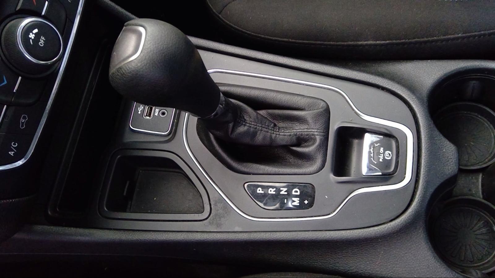 Used Automatic Transmission Shift Lever Assembly fits: 2019 Jeep Cherokee  Grade