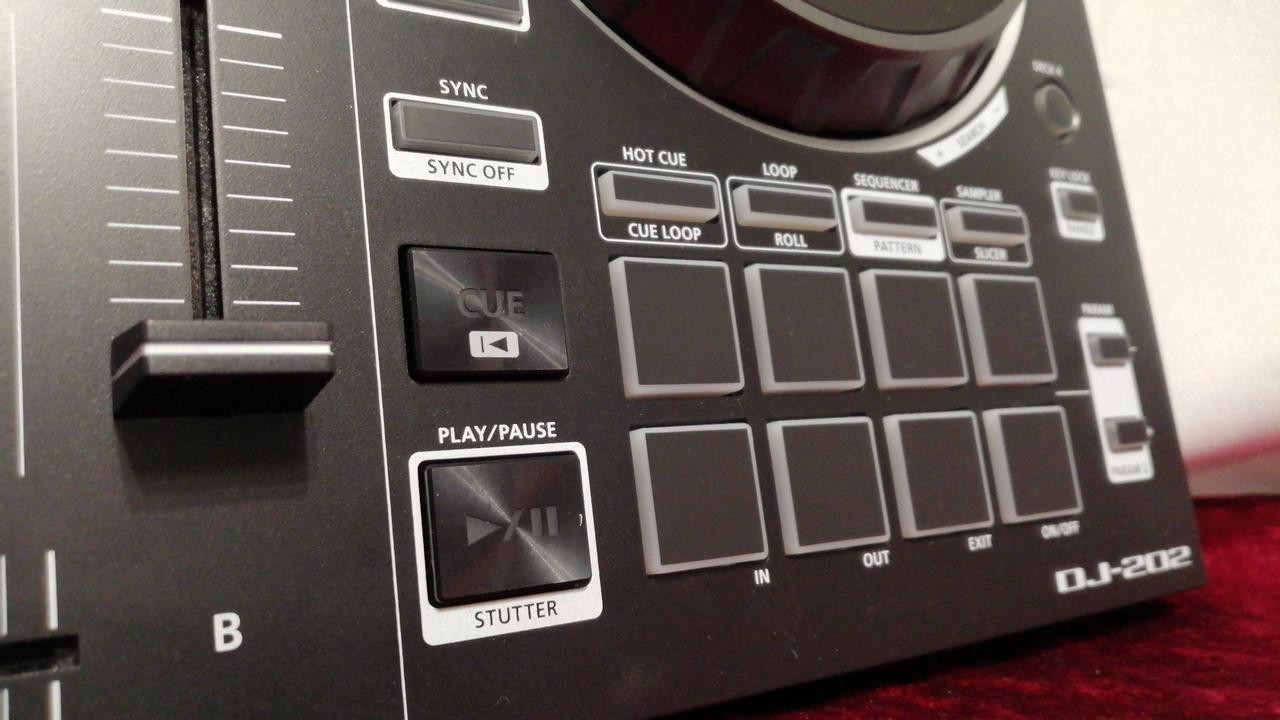 Roland DJ/202 DJ Controller Timecode Ready to Use Pro Edition Used Fully
