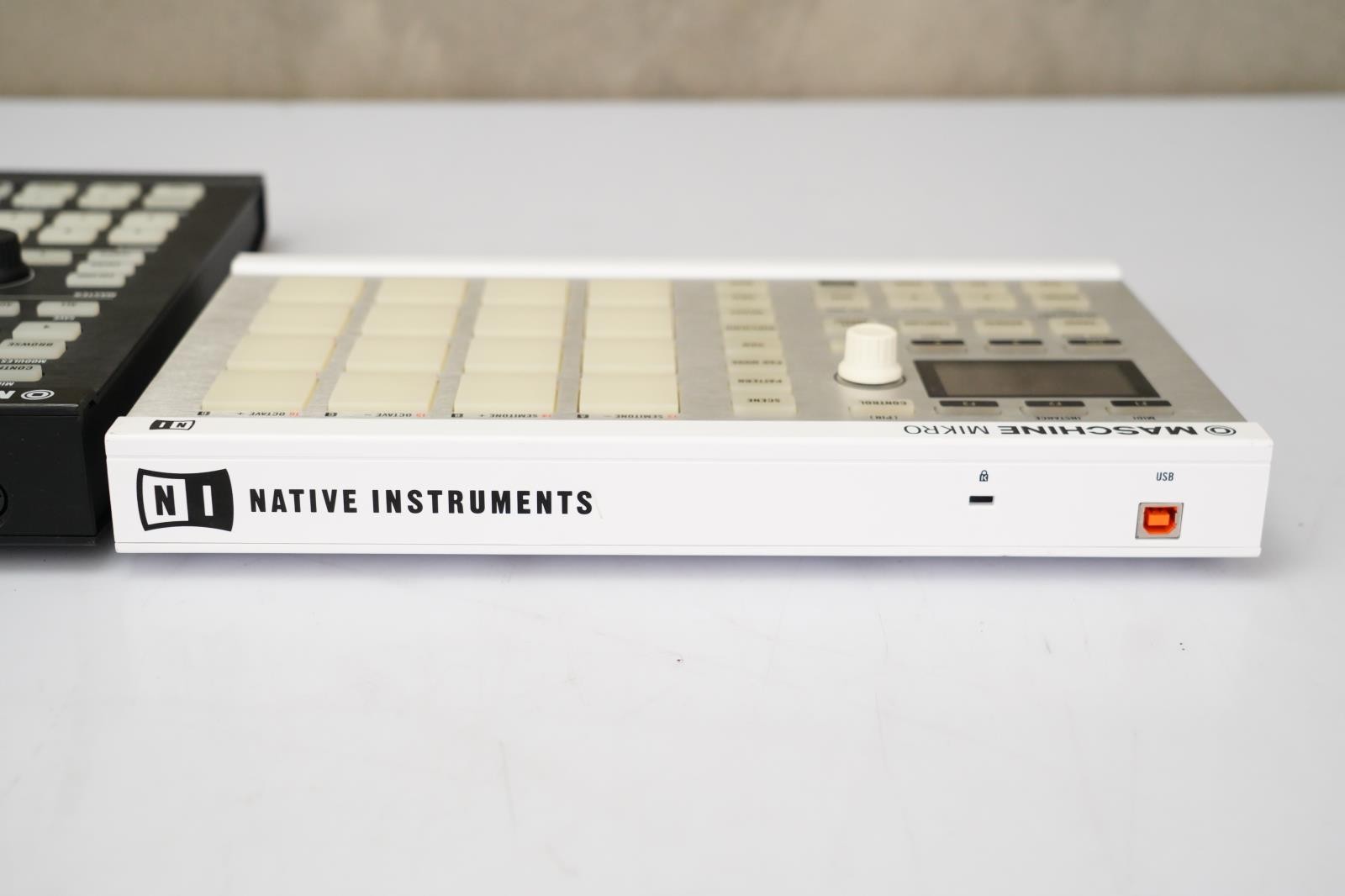 Native Instruments Maschine Mk2 & Maschine Mikro Mk2 Controllers #56170