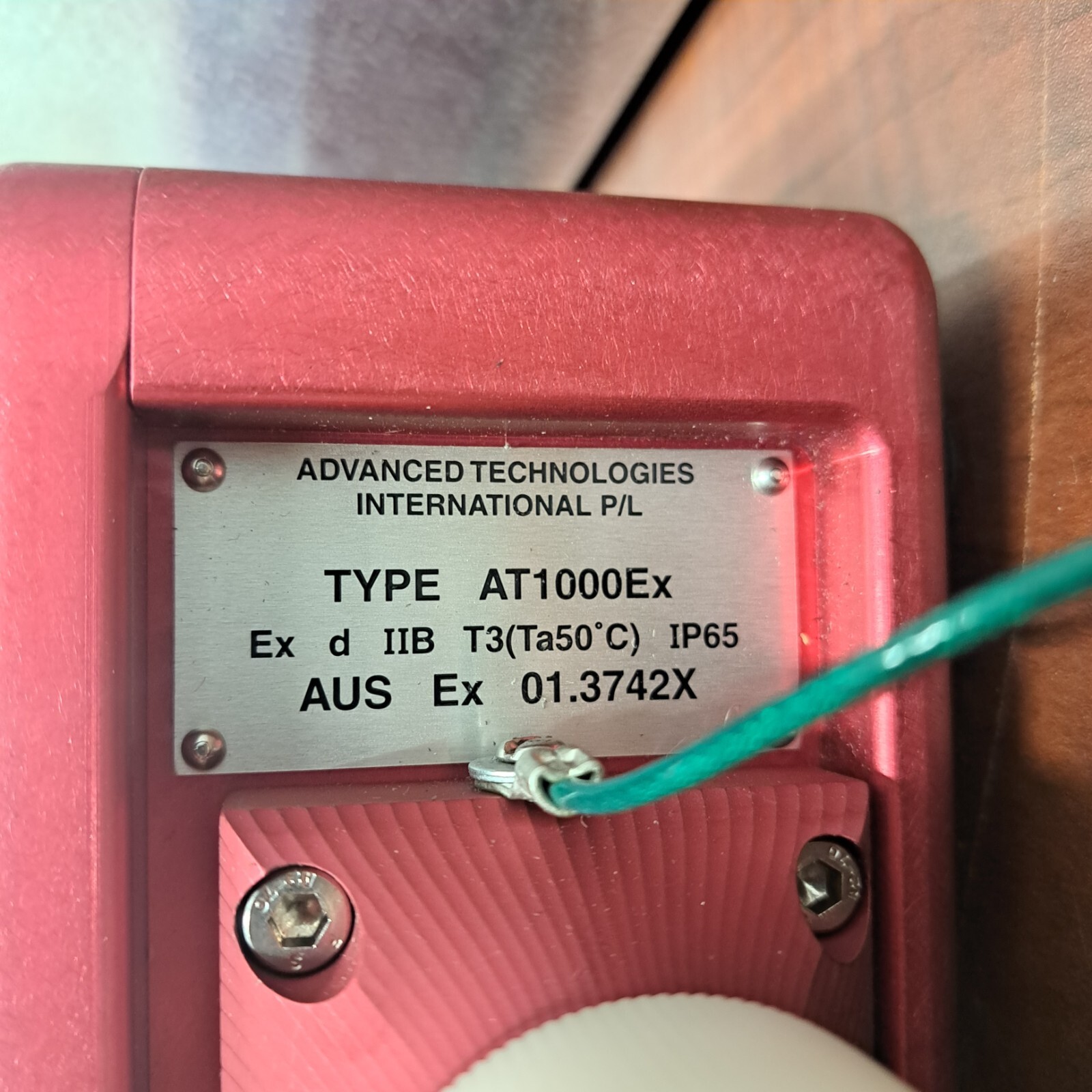 Advanced Technologies White Light Source Type AT1000Ex with Liquid Light Guide