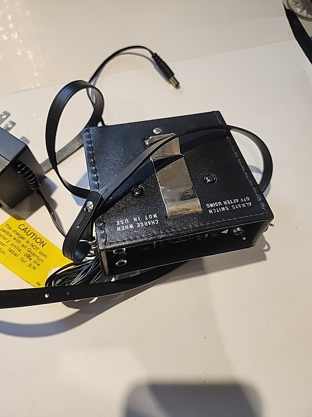 Quantum Instruments Quantum Battery 1 - untested With Charger
