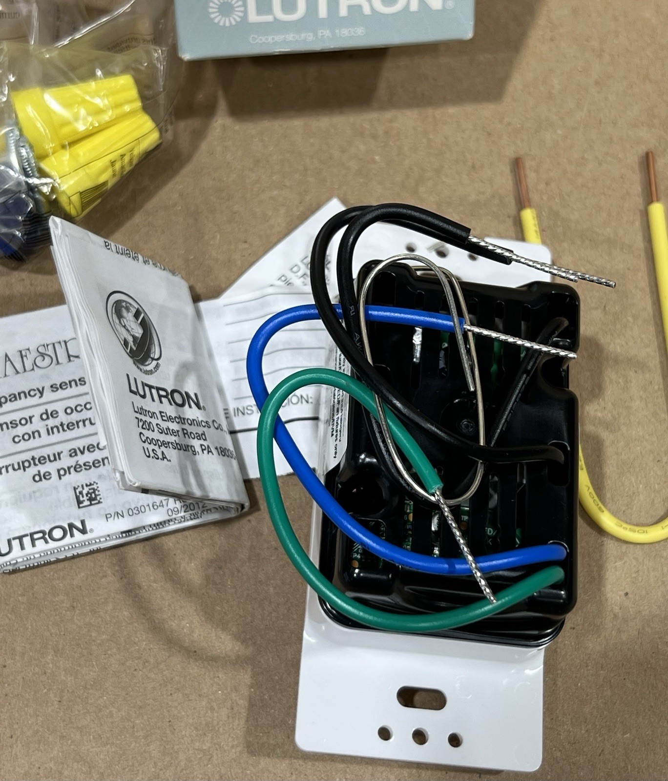 Lutron Maestro MS-OPS5M-WH White Light Switch With Occupancy Sensor Nos