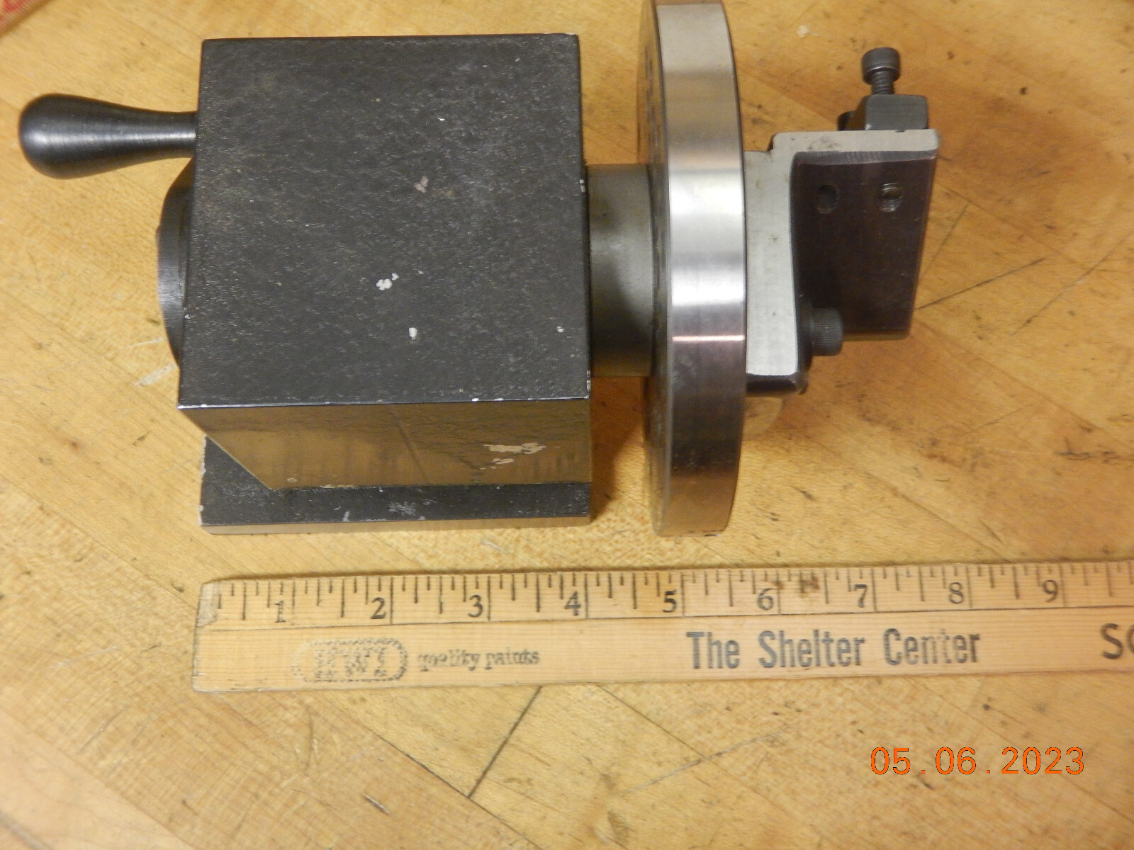 SMALL GRINDER GRINDING PUNCH FORMER SPIN FIXTURE WITH V BLOCK