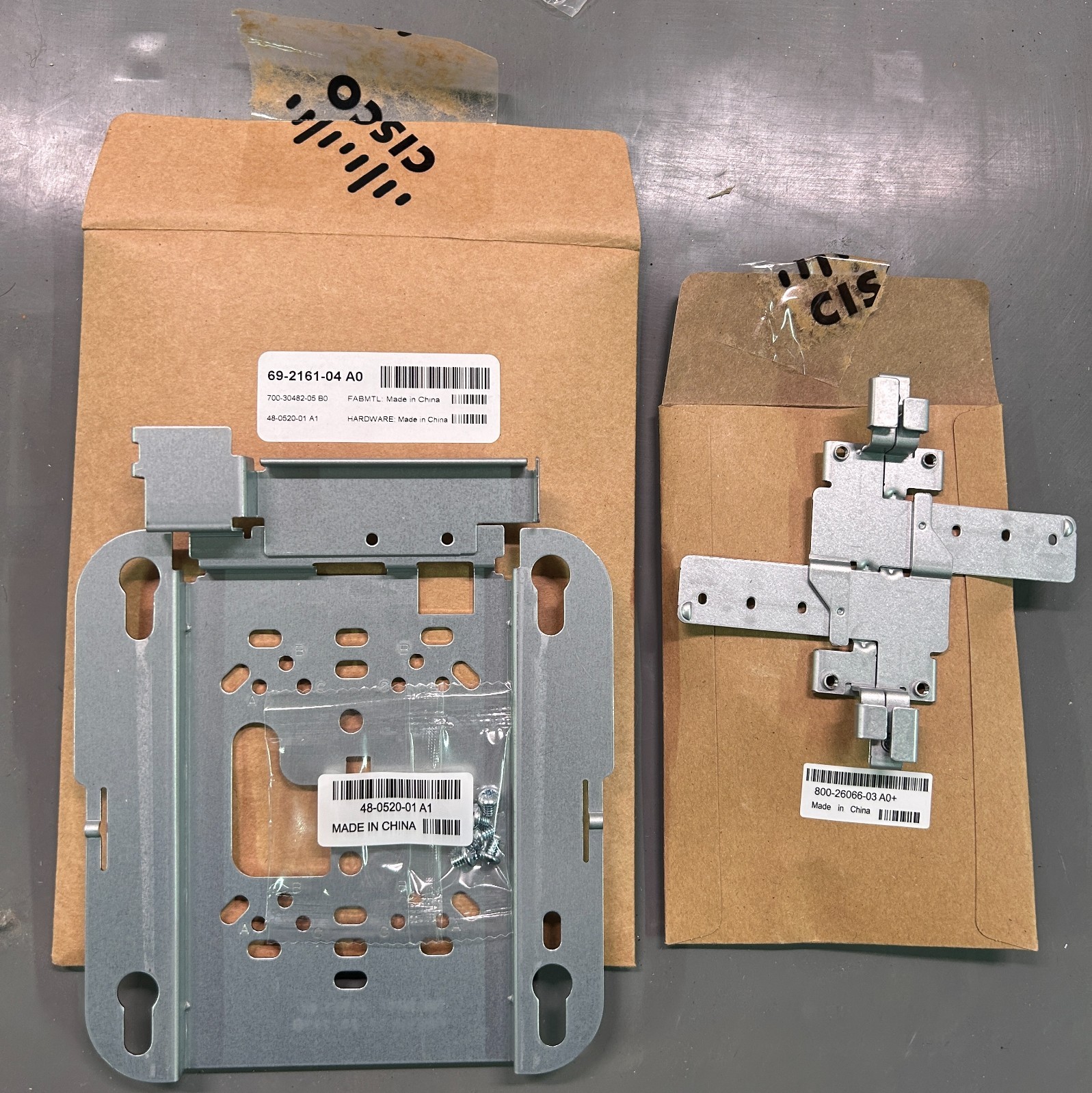 New Cisco Wireless Access Mounting Bracket 69-2161-04 + 800-26066-02 + Screws