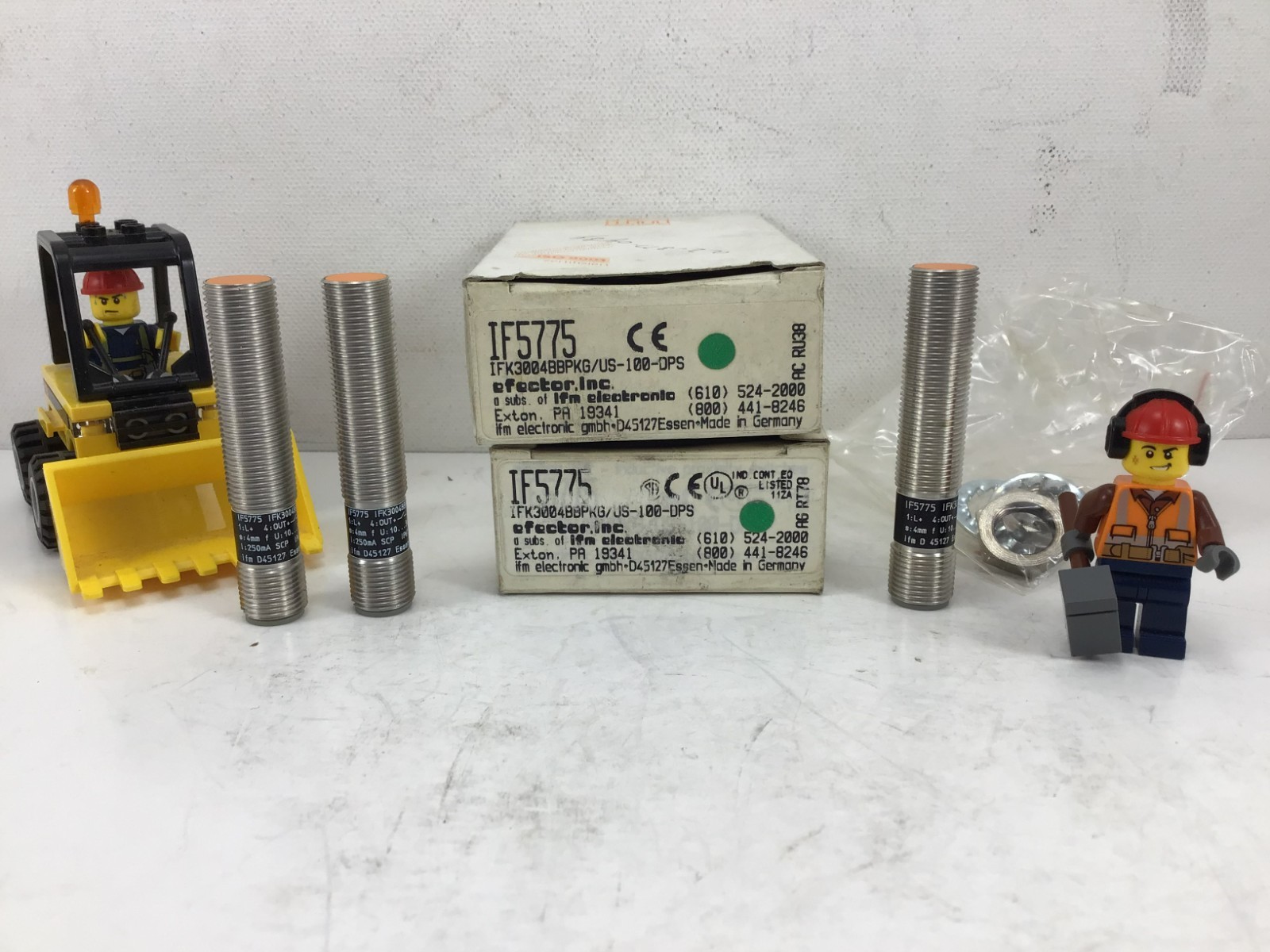 IF5775 - 3 PART LOT!! - IFK3004BBPKG/US-100-DPS - EFECTOR - PROXIMITY SENSOR
