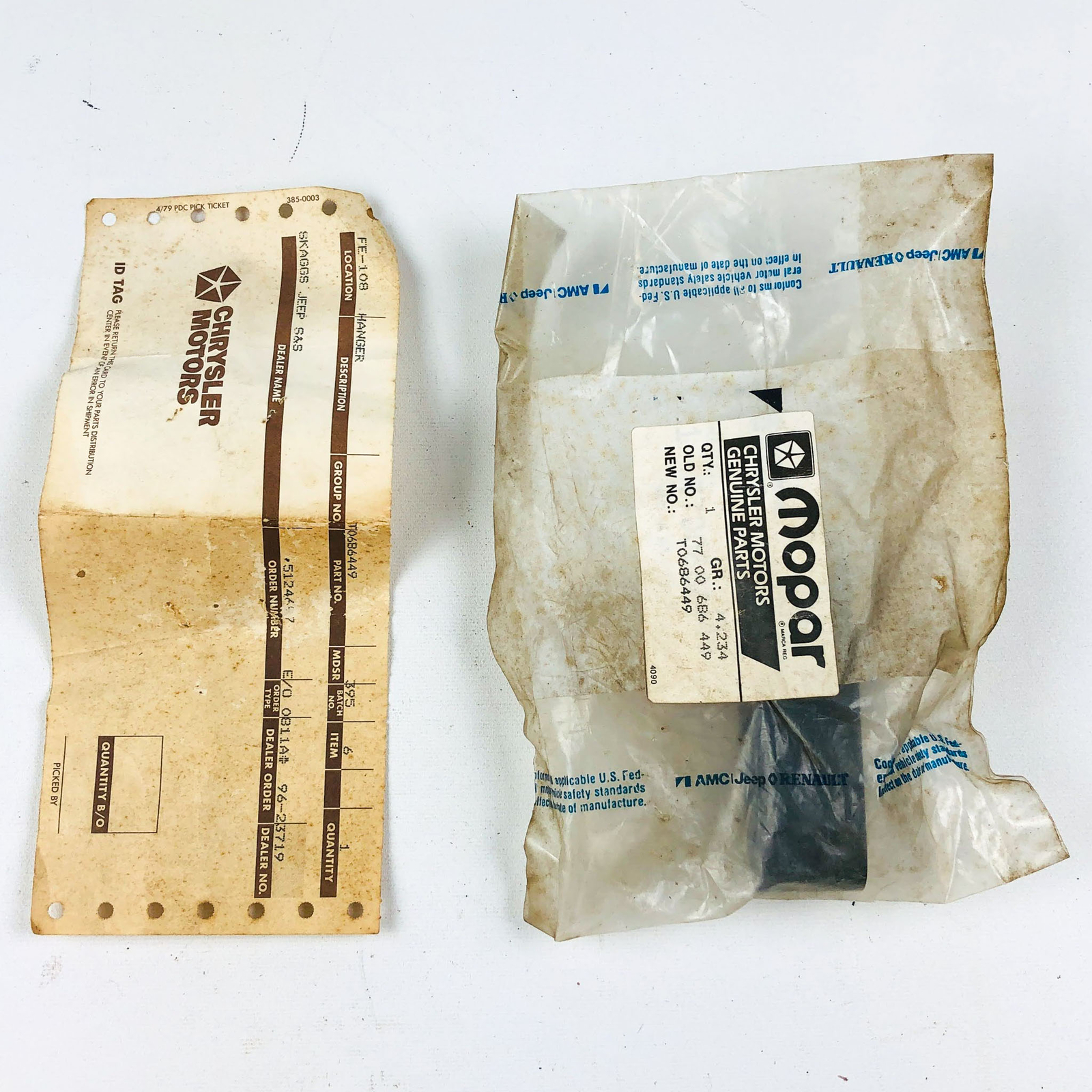 Mopar T0686449 Exhaust Hanger 7700686449 OEM NOS Sealed