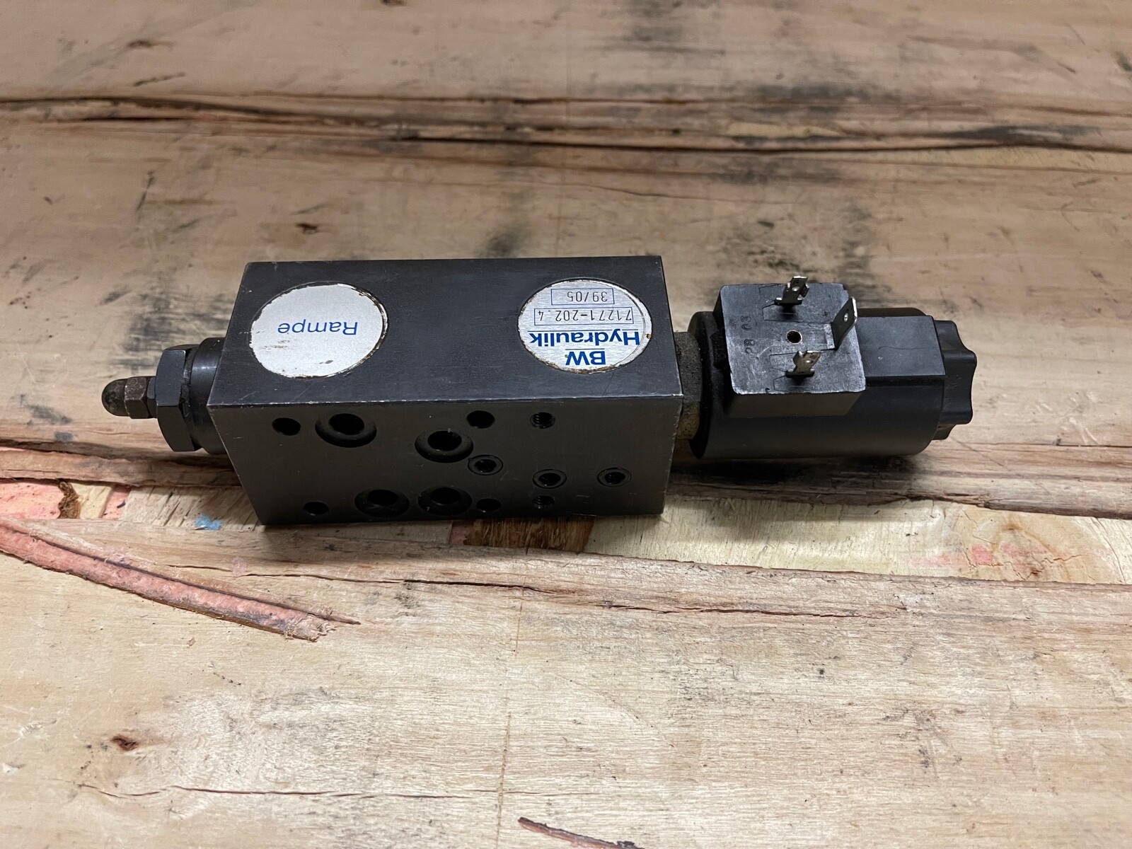 BW HYDRAULIK 71271-202.4 VALVE Warranty!!!!