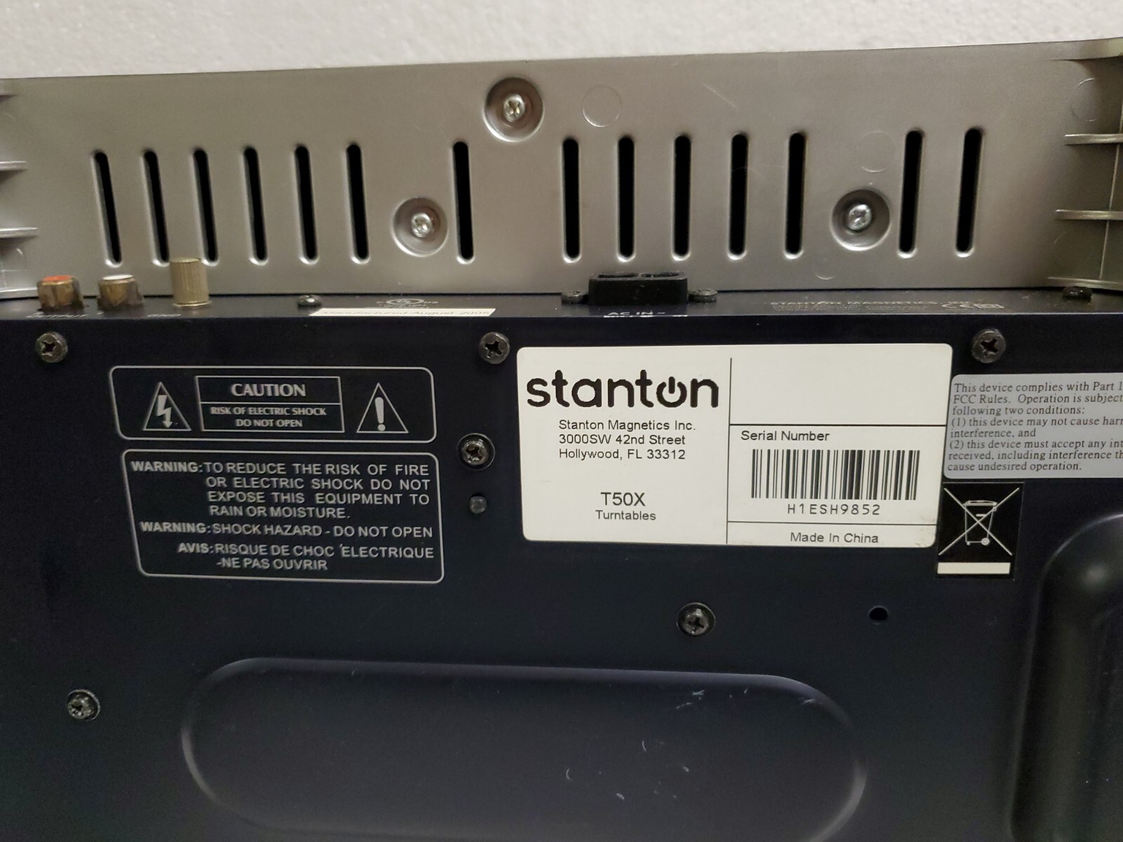 Stanton T50X DJ Turntable *MISSING PIECES*