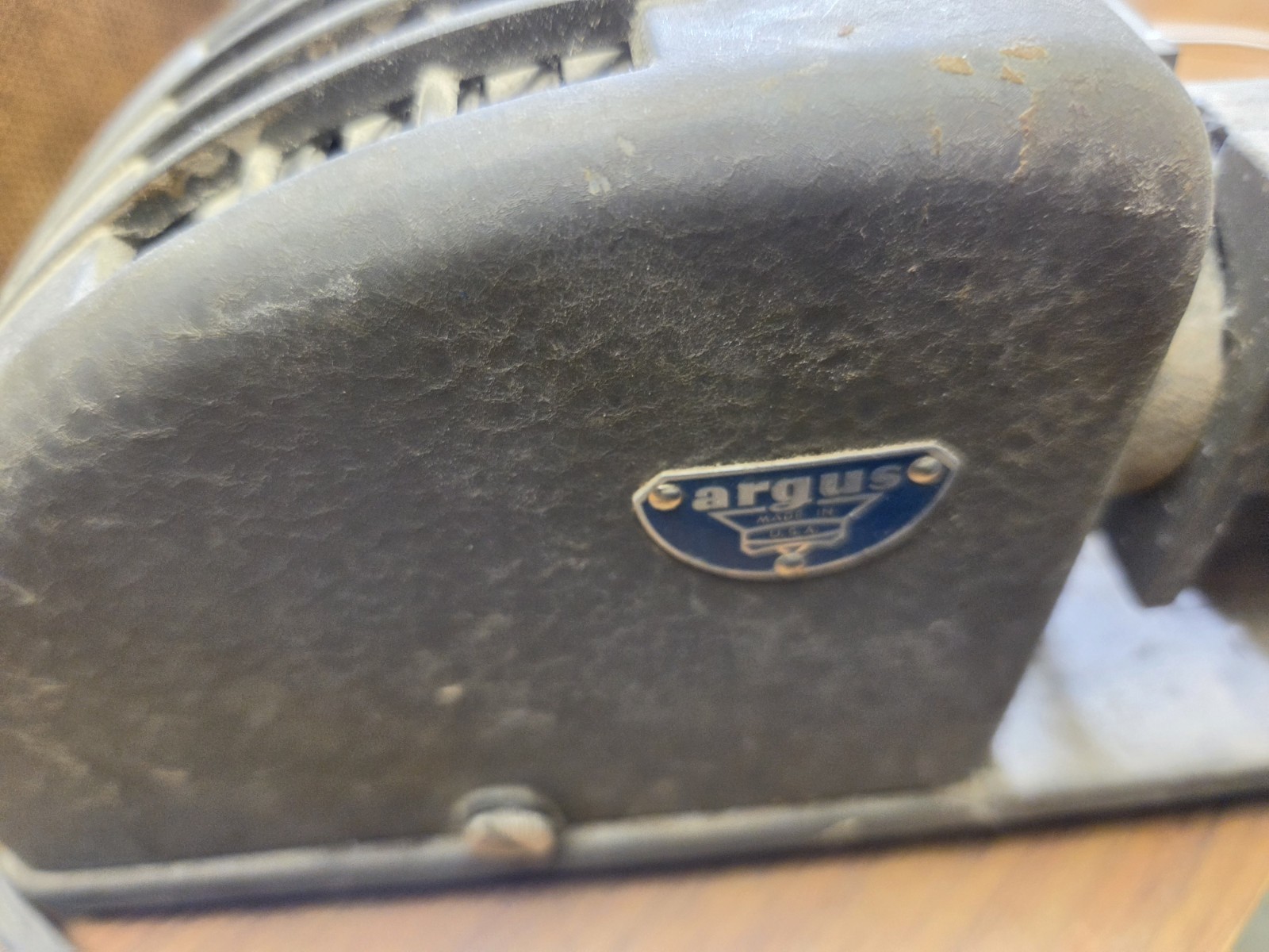 vintage argus 35mm slide projector With Case ( Working)
