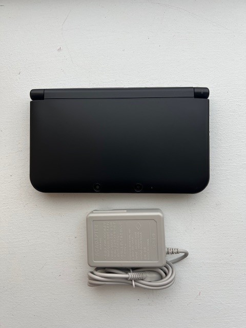 3DS XL Console - BLACK - Custom New Shell - 16GB SD Card + Charger