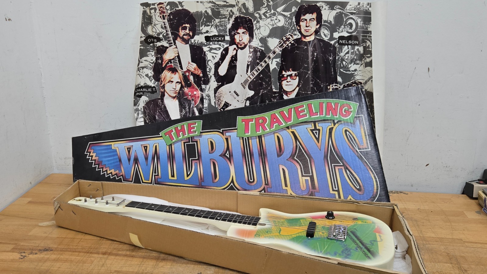 Gretsch The Traveling Wilburys Electric Guitar TW-100T w/ Box, Poster and Cables