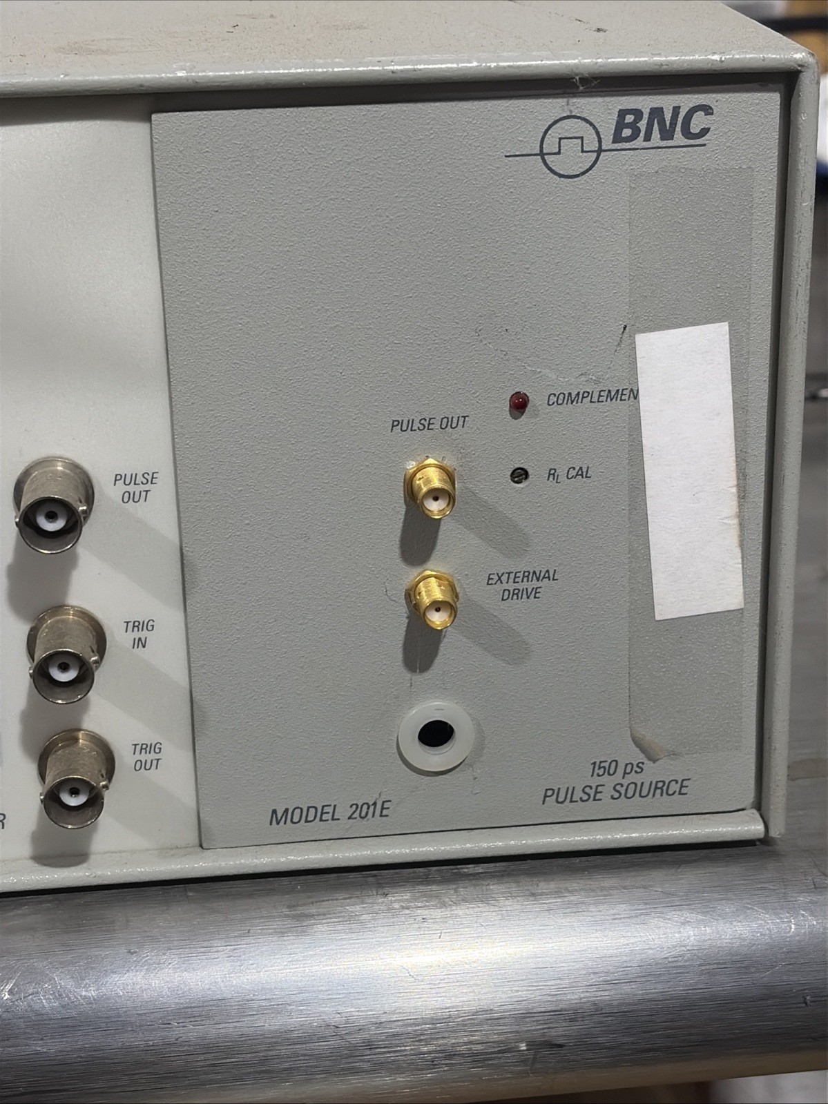 BNC UNIVERSAL PULSE GENERATOR Model 6040 with 201E 20V PULSE SOURCE