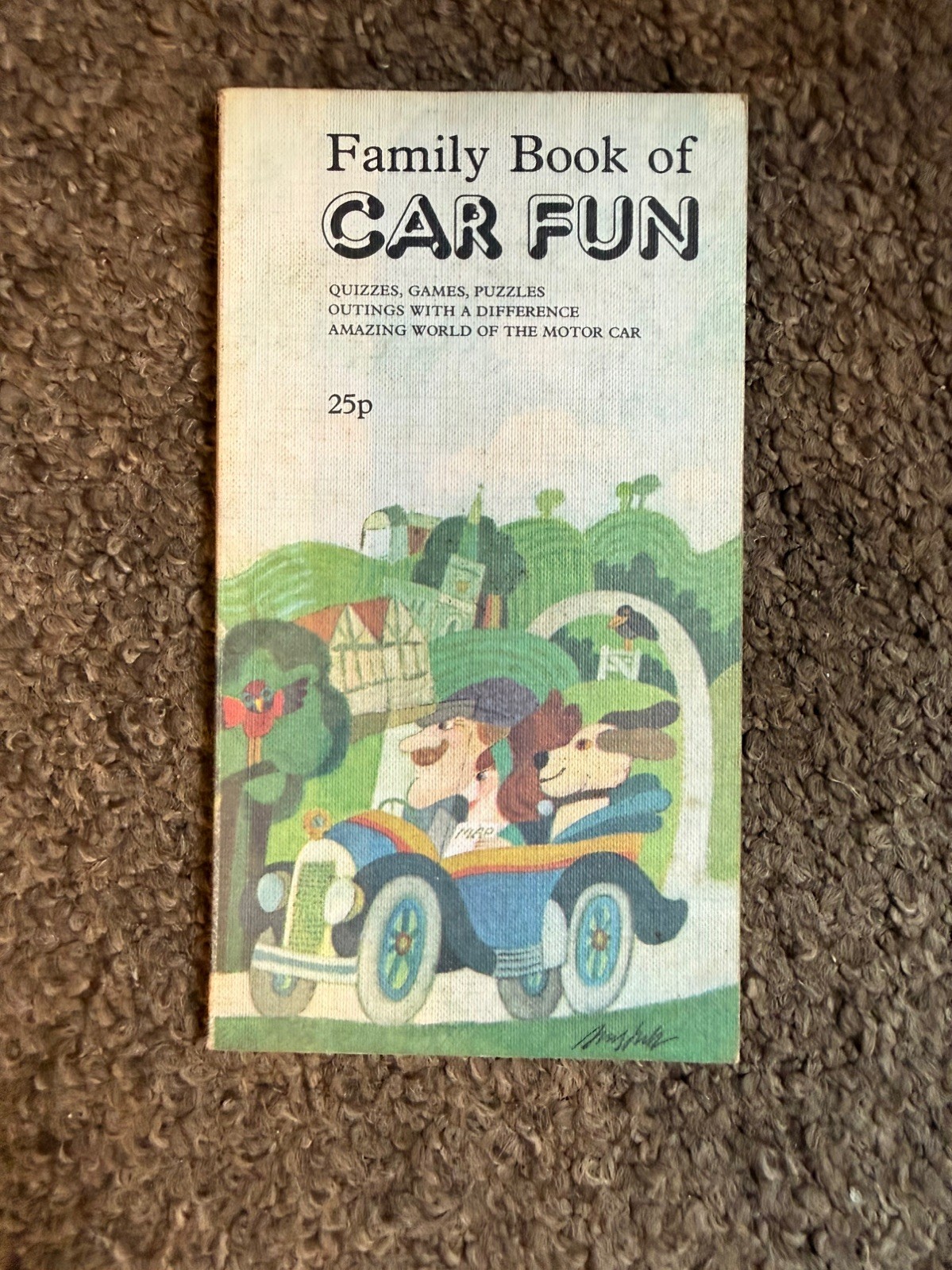 Vintage 1974 Family Book of Car Fun - Retro Glove box quiz book. Cheap Free Post