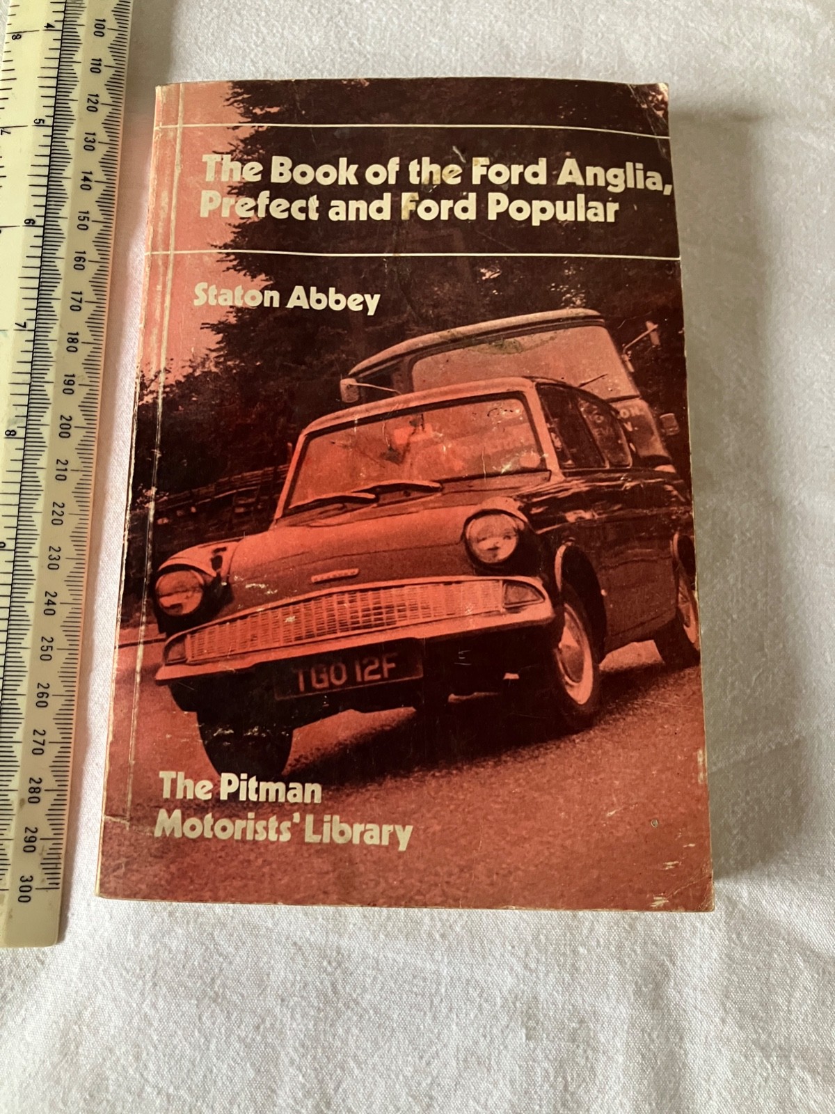VINTAGE 1971 PITMANS BOOK OF THE  FORD ANGLIA - PREFECT - AND FORD POPULAR  P/B