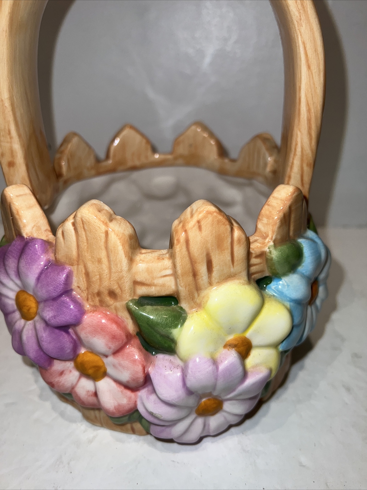 Teleflora Ceramic Picket Fence Basket with Flowers, Spring/ Easter Decor EUC