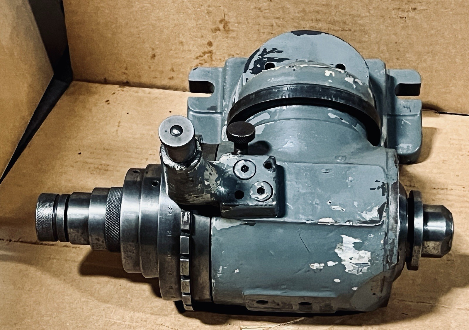 Cincinnati Cutter Grinder Work Head with 2H Collet (#2016)