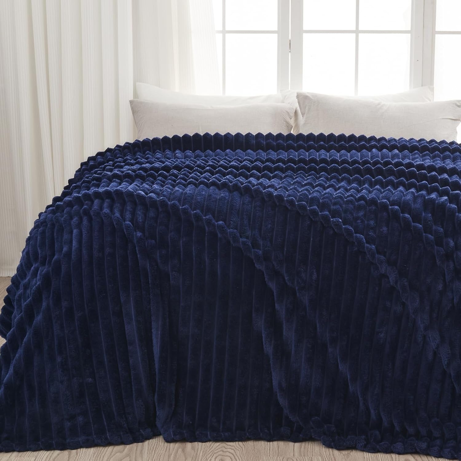 Blanket Soft Plush 3D Ribbed Jacquard Lightweight Throw for Bed King Queen Twin