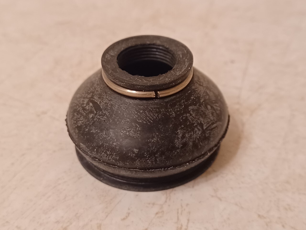 NEW FRONT TIE ROD END BOOTS FOR THE STAINLESS STEEL TIE ROD ENDS ON HOT RODS